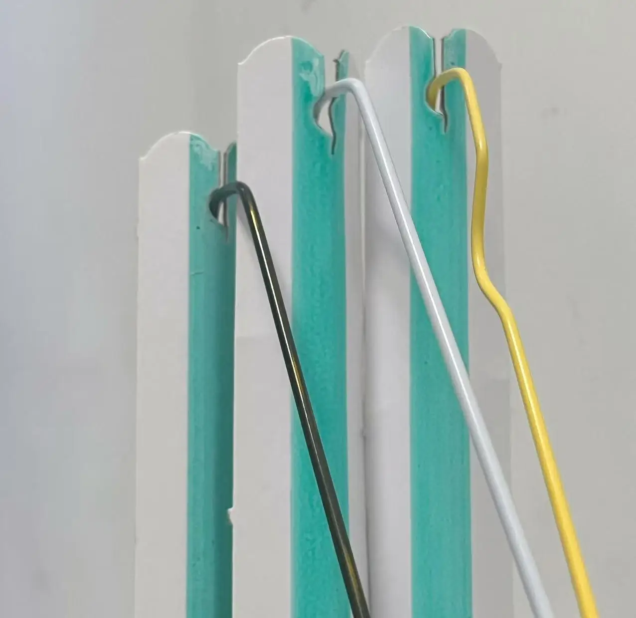 Dry Cleaner Disposable Pants Strip Rack Non-Slip Guard for Pants & Skirts Dry Cleaner Pants Clip Board