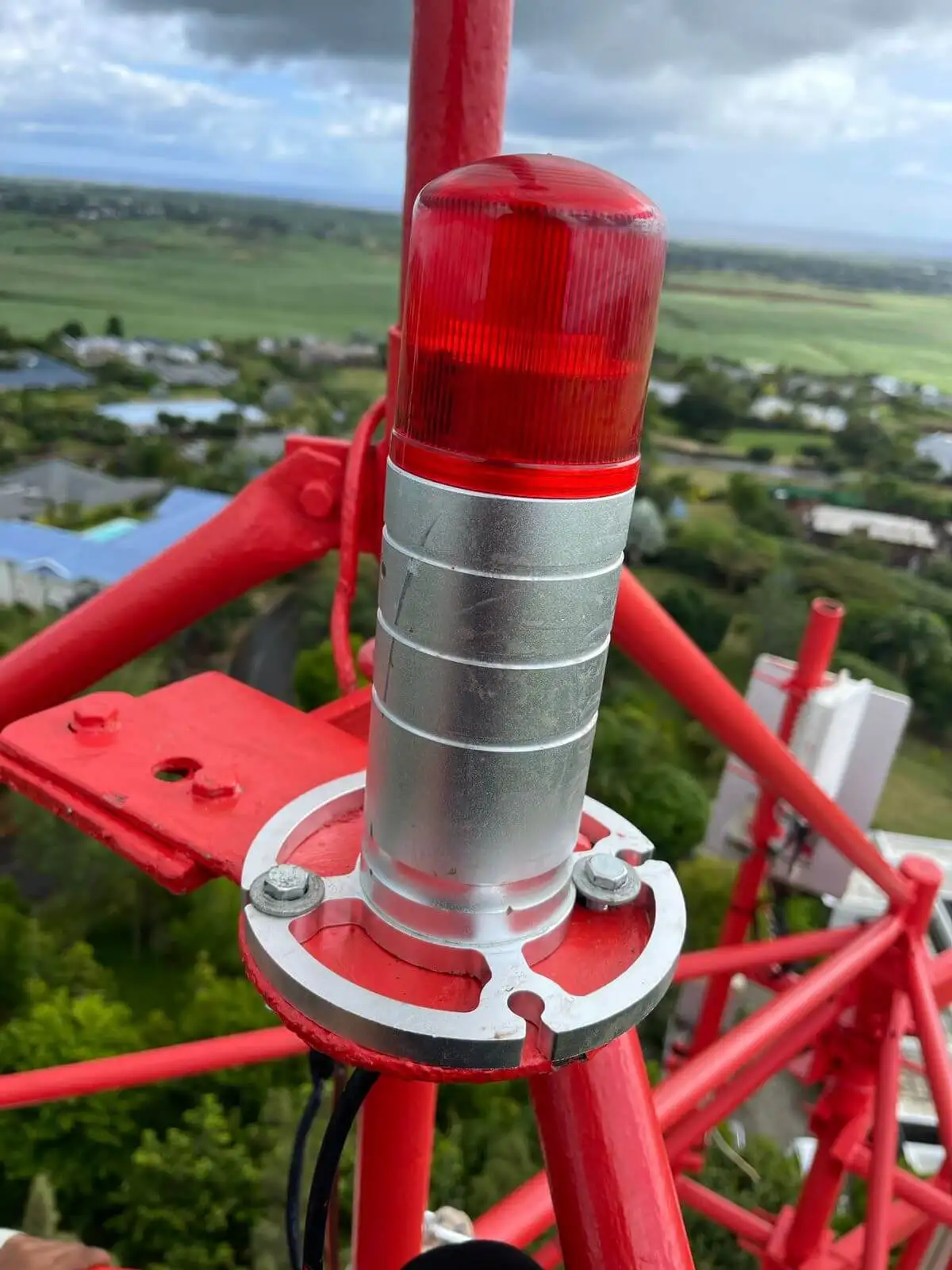Low intensity aircraft beacon light 10Cd, 32Cd twilight sensor control the switch on and off ICAO tower obstruction light