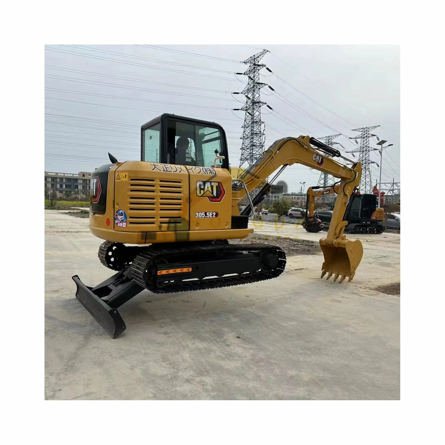 Малогабаритный экскаватор CAT 305.5E2 подержанный гусеничный 303.5E 307E 308E оборудование из Японии
