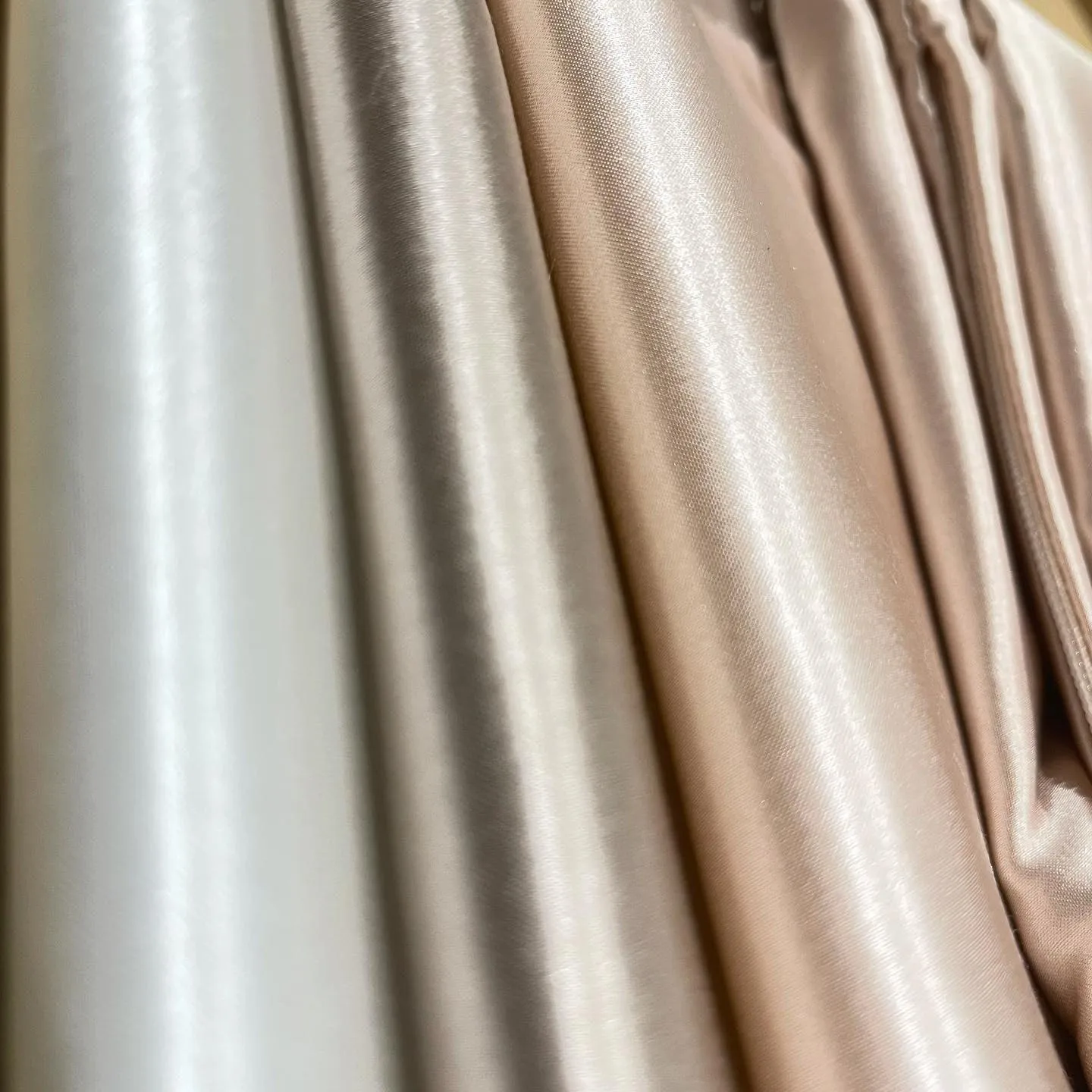 wholesale chinese grade 6A crepe satin plain charmeuse silk fabric 100% pure silk fabric