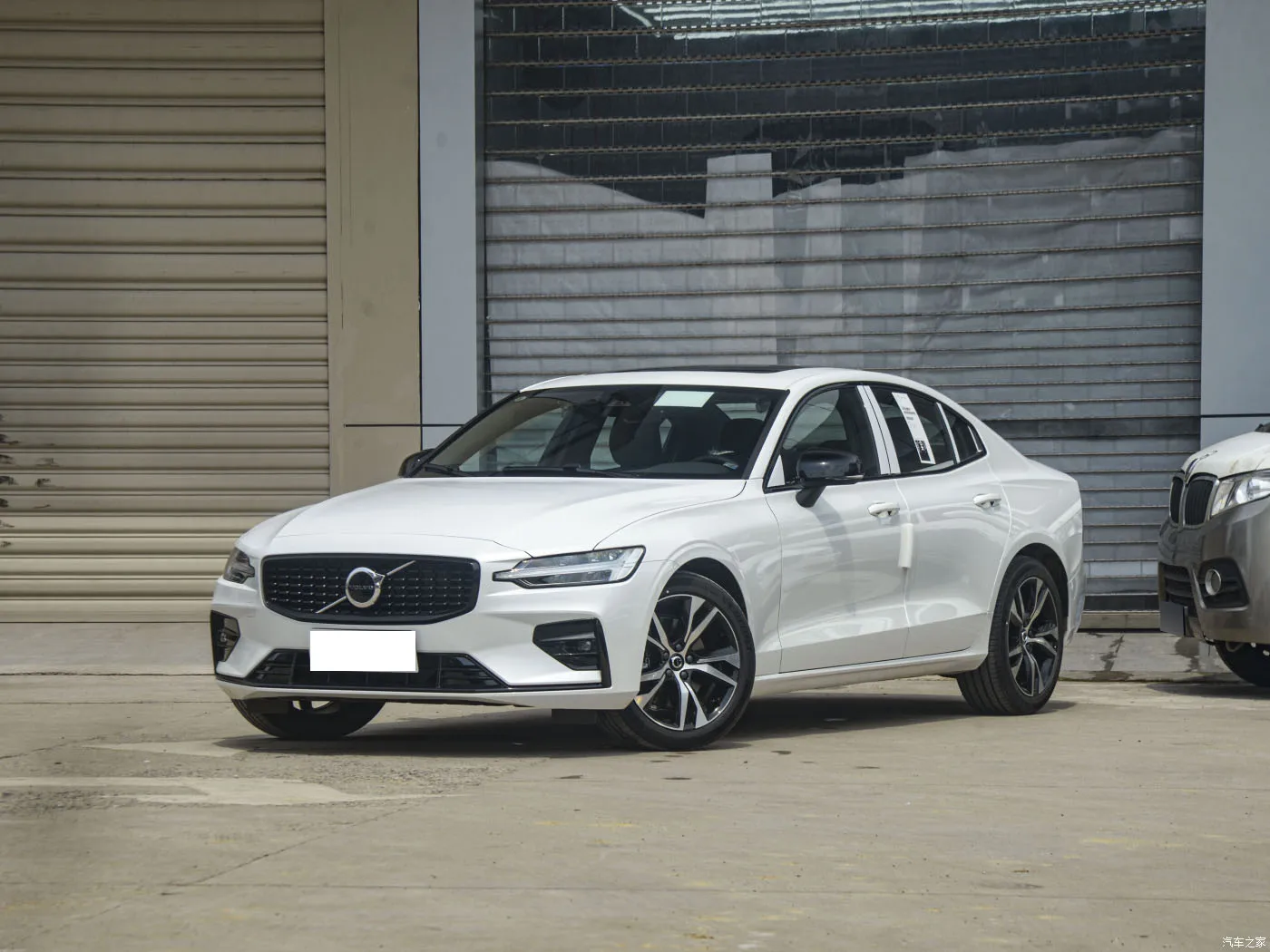 2024 Volvo S60 B4 B5 2 0 T 197 лошадиных сил Новый энергетический Средний седан б/у и новый доступный из Китая