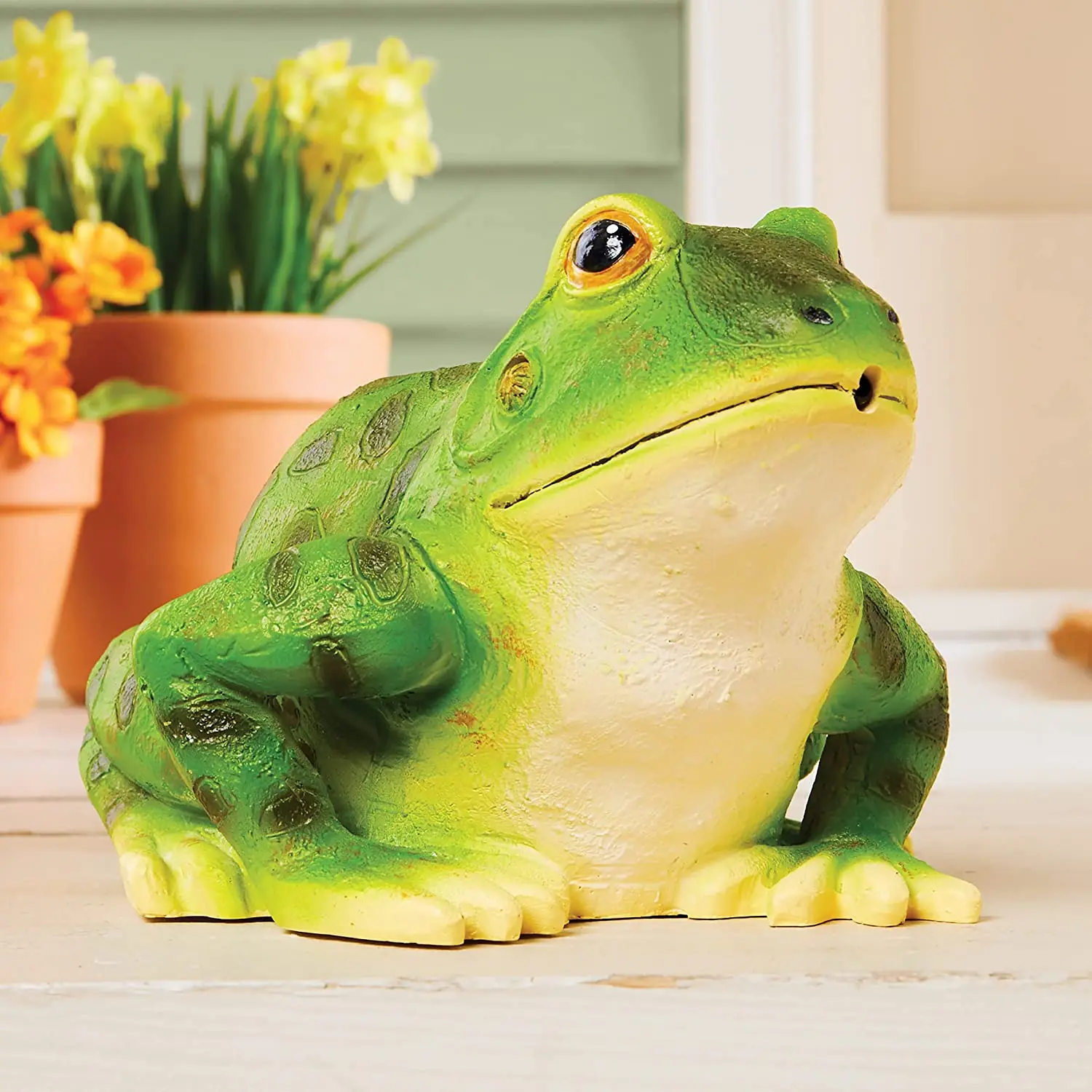 Hand-Painted Garden Decoration Motion Sensor Sound Croaking Resin Frog Figurines Wholesale Lawn Ornament