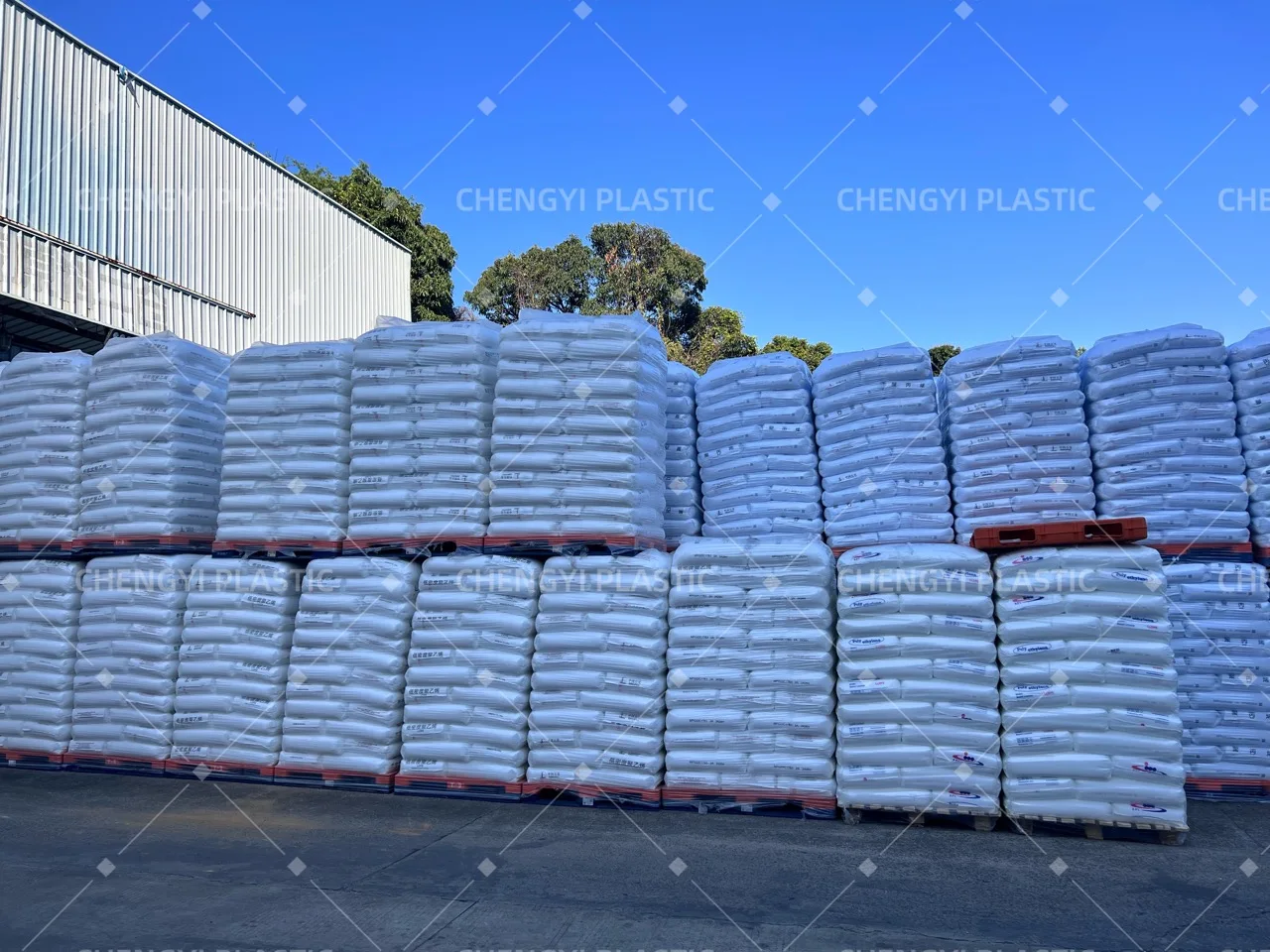 Заводская дешевая цена, пластиковые смолы, низколетучие гранулы, пластиковое сырье, PBT 4815 BK