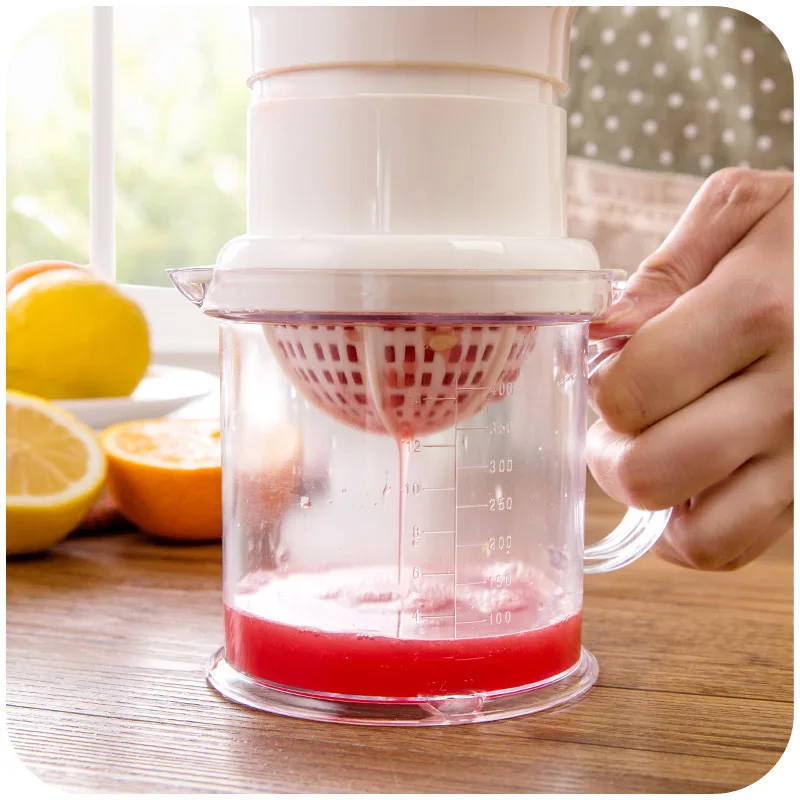 Multifunction Mini Portable Fruit Tool Plastic Hand Press Juicer Lemon Orange Manual Squeezer