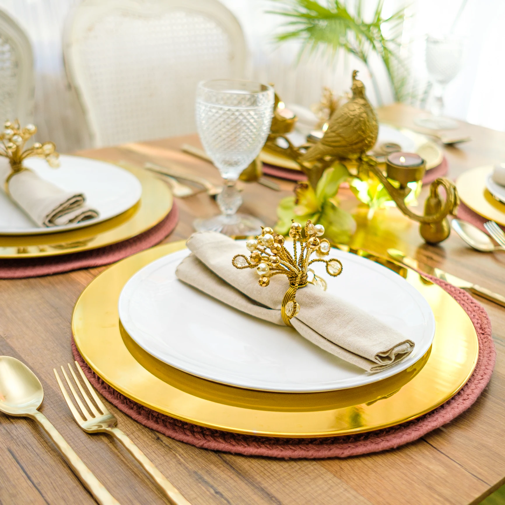 Service assiette & plat de presentation mariage or design table luxe, dessert sous les assiette mariage wedding pour restaurant