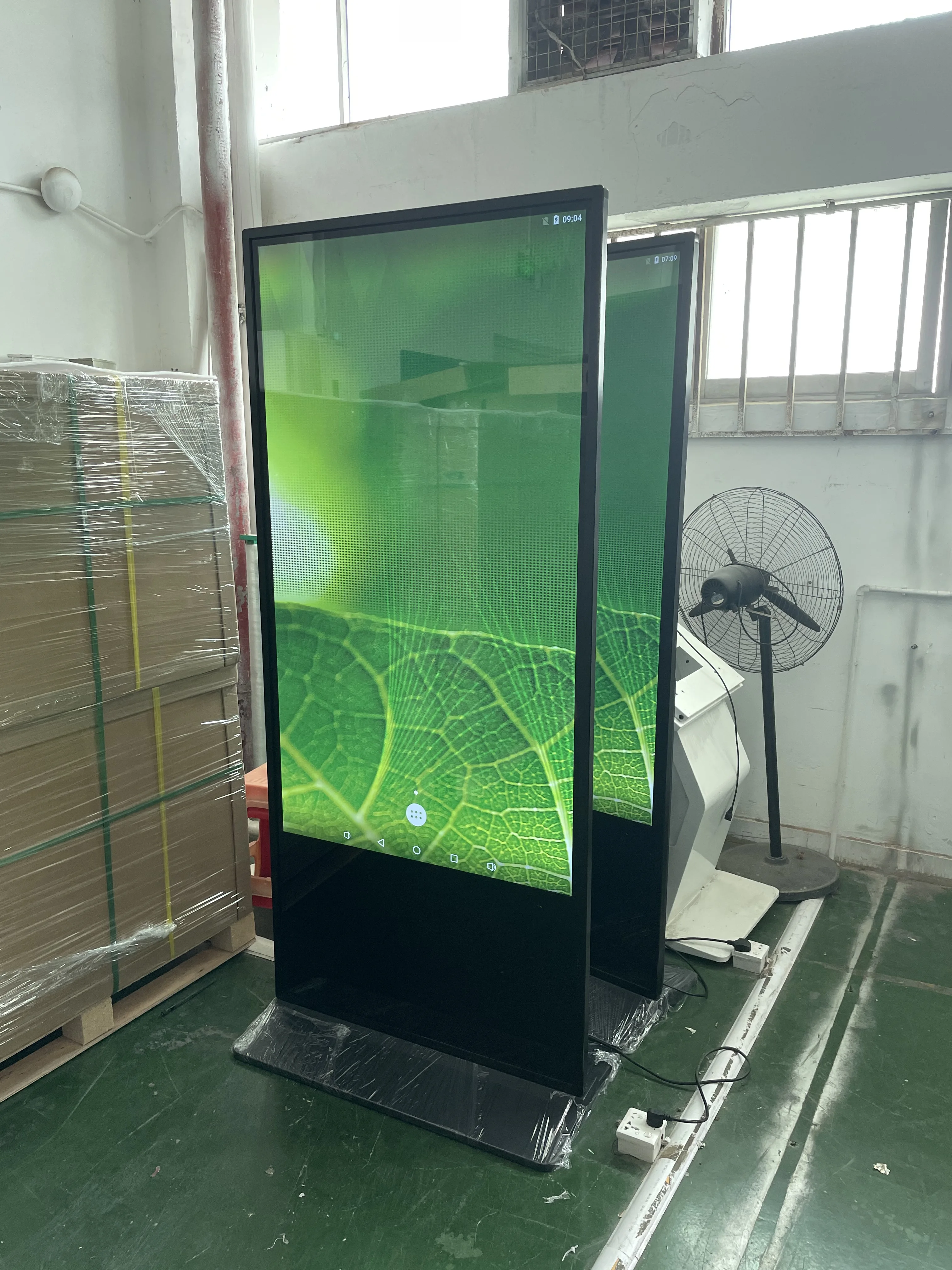 Touch Screen Display Kiosk 55 Inch  Floor Standing Interactive Kiosk Screen Digital  Advertising Totem Screen for Advertising