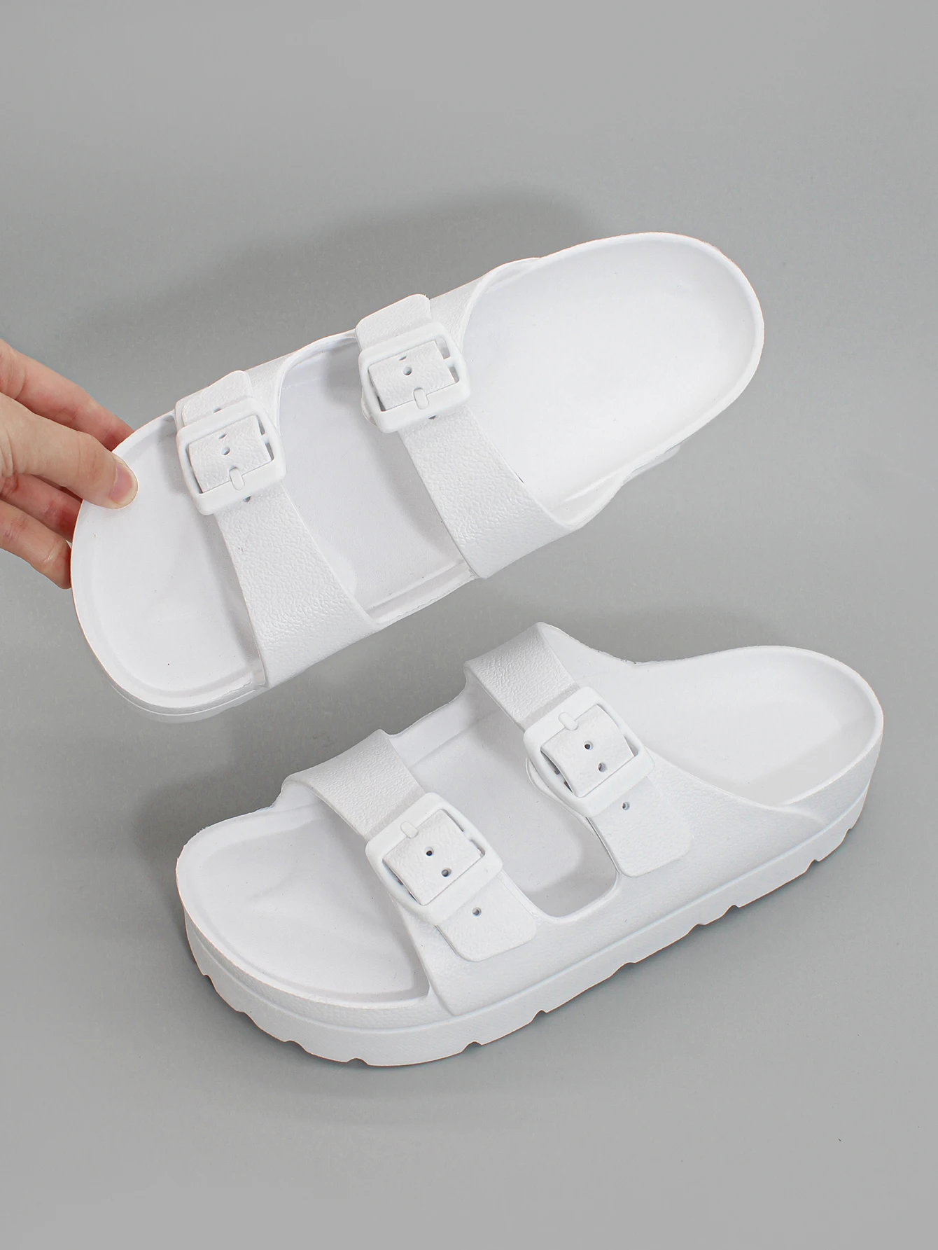 Manufacturers first-hand source wholesale slippers female thick soles step on shit sense home slippers summer room slippers