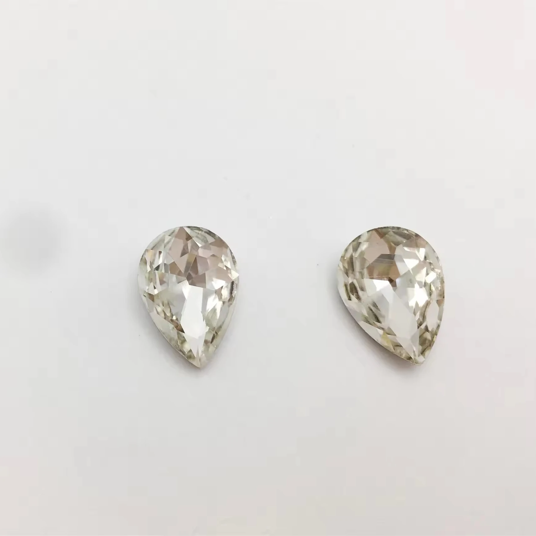 Wholesale DIY transparent glass rhinestone 18 * 25 white dot backed shoes, clothing, luggage, flower pointed bottom glue