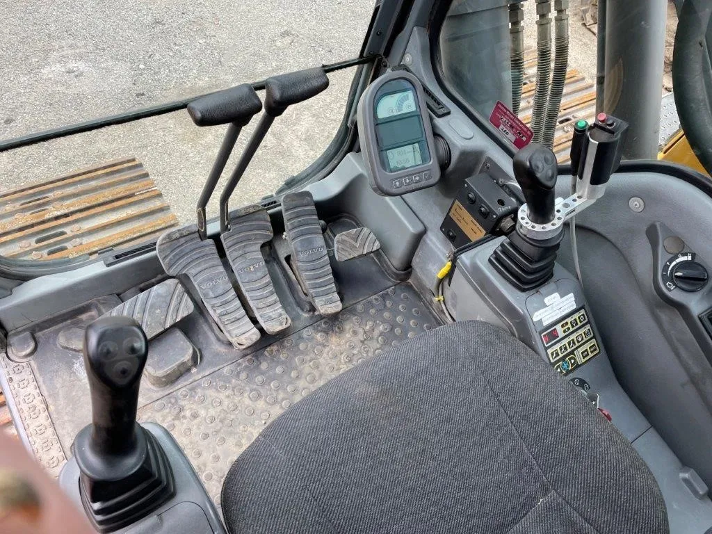 Sweden made used 20 ton 21 ton excavator VOLVO EC210 EC210B EC210Blc large tunnel excavator for sale