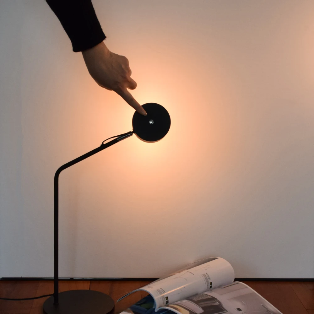 Modern Style office bedside LED Desk table lamps & reading lamps can be customized with USB port