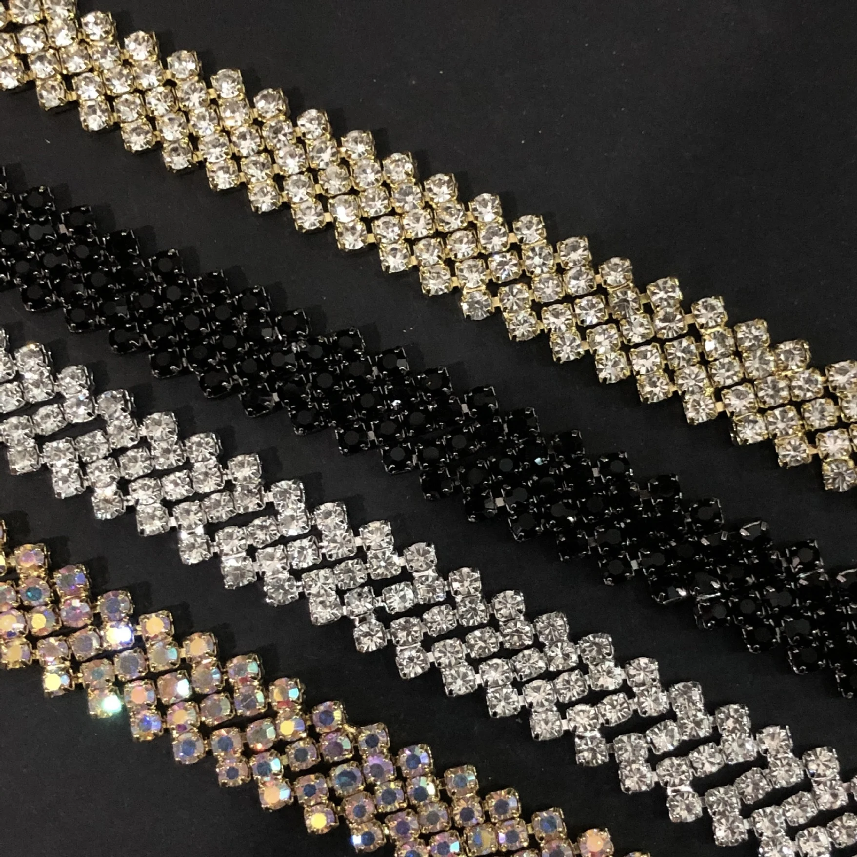 Spot wholesale Five rows claw drills sideling 5 lines Crystal Rhinestone chains clear Black Gleaming Ribbon Applique Bridal