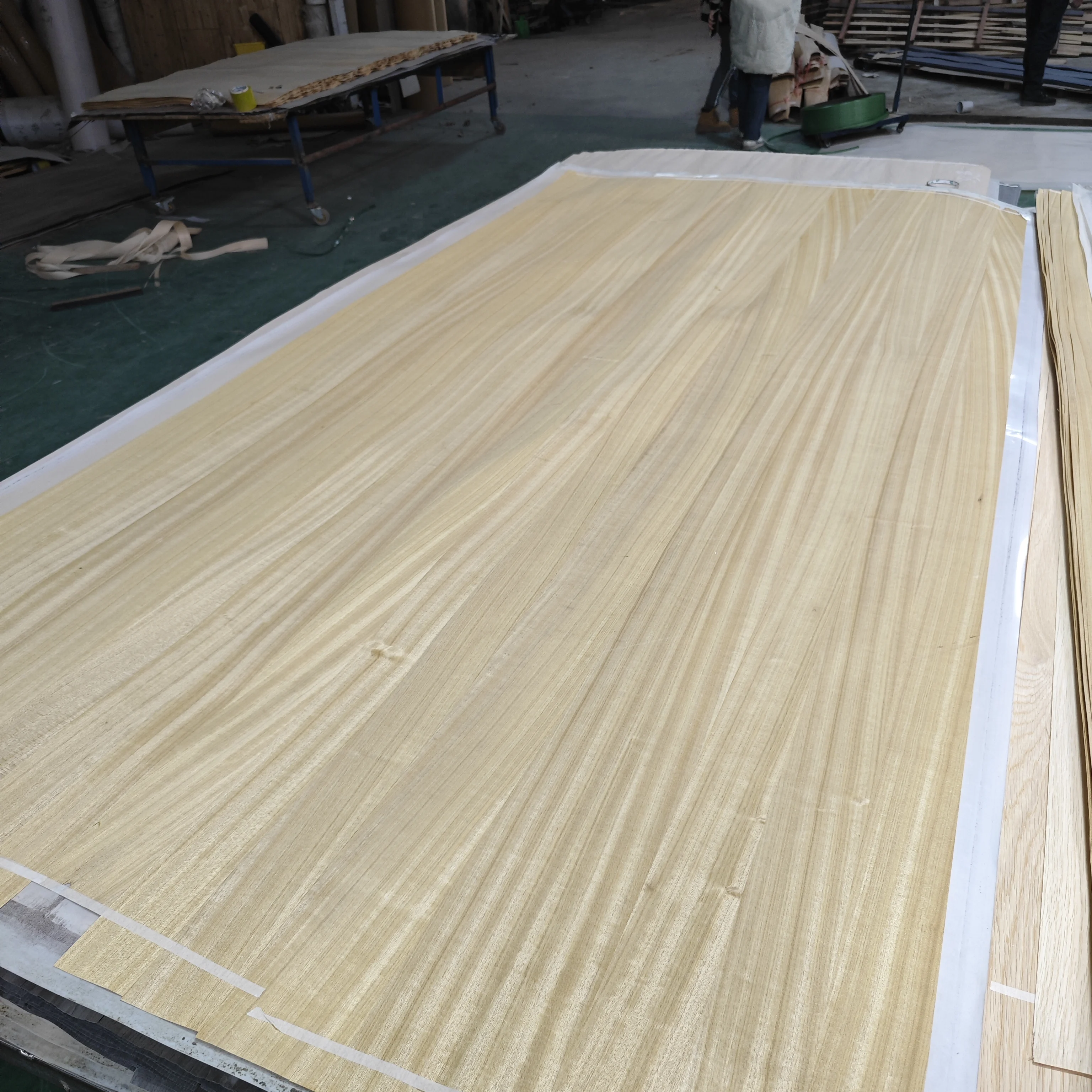 Natural Veneer Teak/Oak/Walnut/Elm Veneered Fancy Plywood