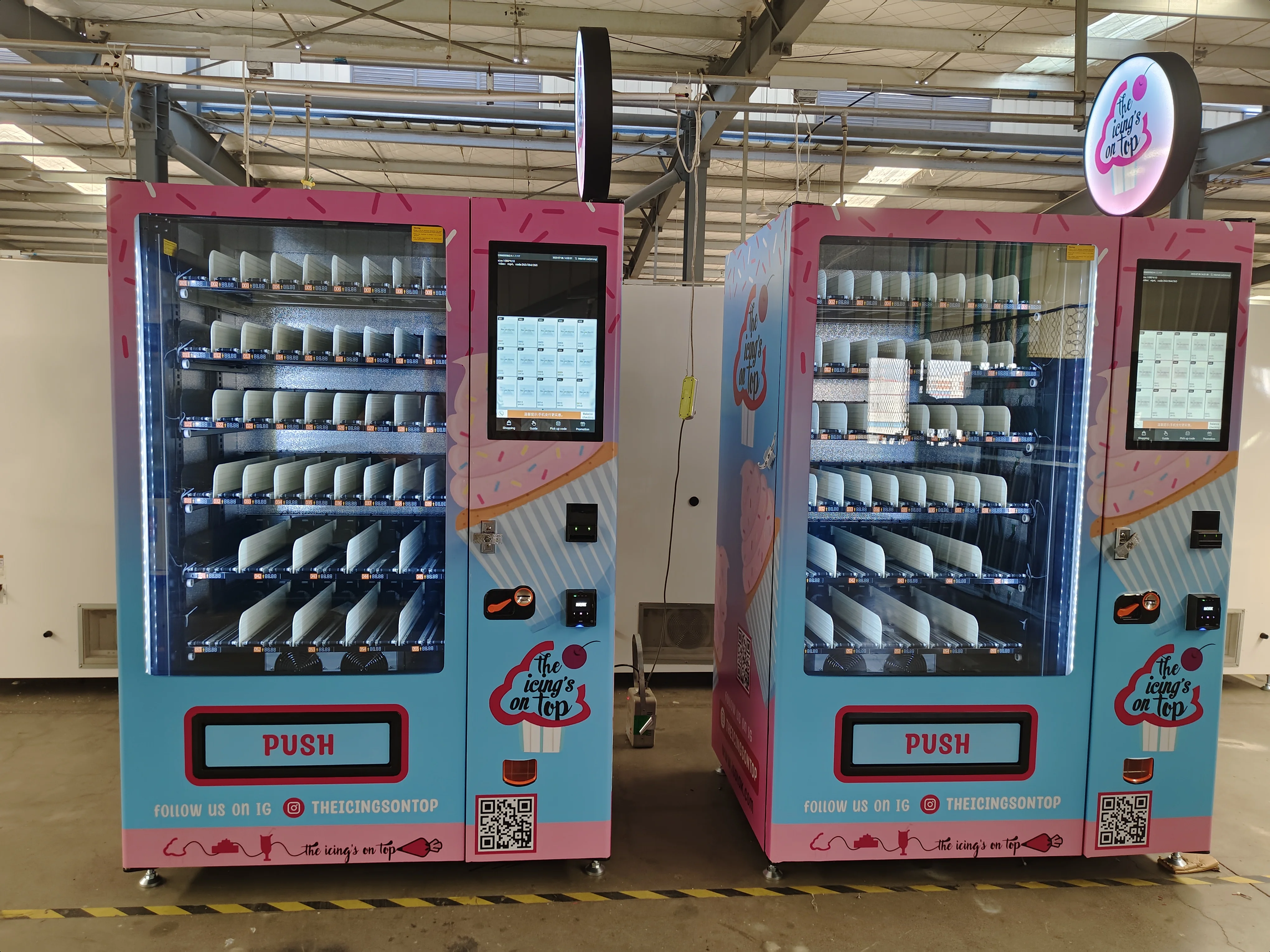 FocusvendCommercial fresh flower Vending Machine With Automatic  with customization and cooling system