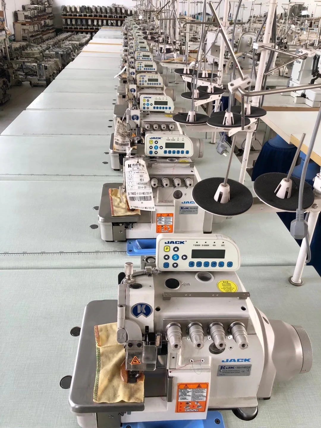 2024 Hot Selling Jack JK 798 Series Four Threads Five Threads Six Threads Overlock Sewing Machine Direct Drive Motor