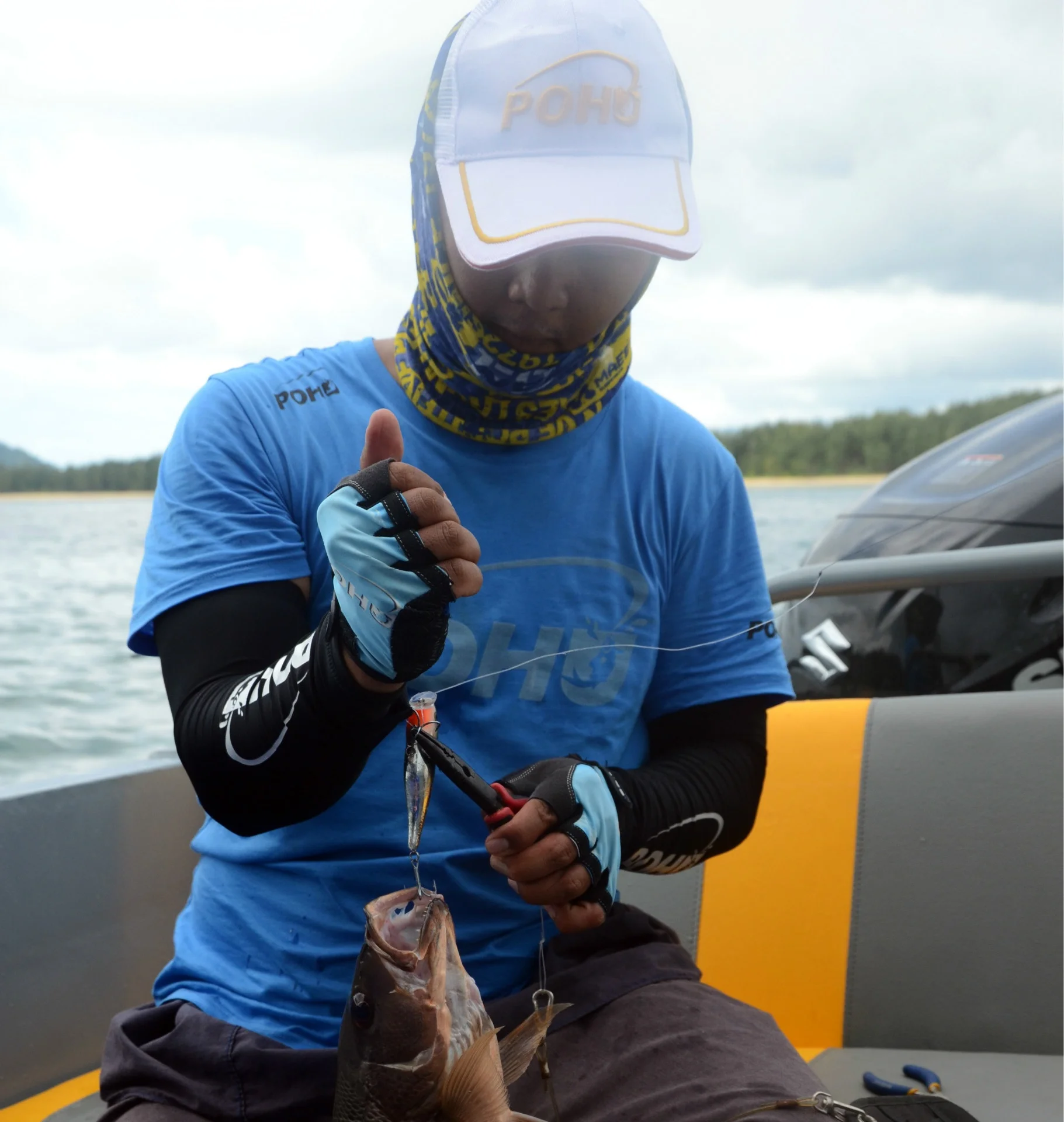 Factory Price 1#-16# High Carbon Steel 100 pcs/box Circle Big Barbed Fishing Hooks