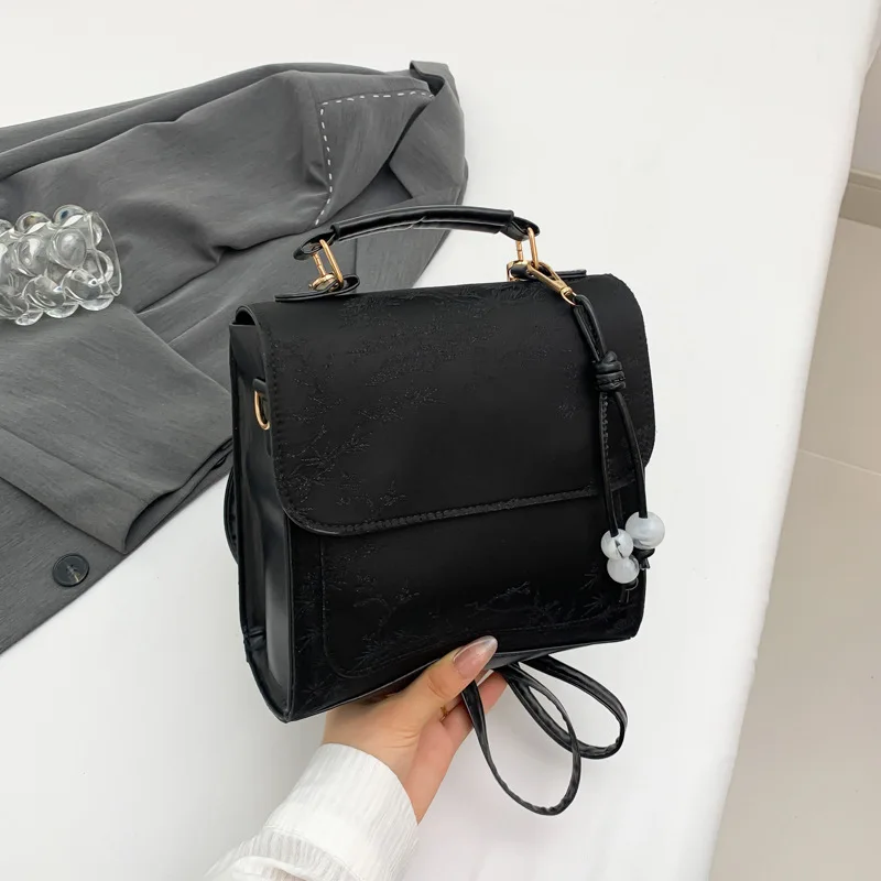 Simple and stylish backpacks, small portable schoolbags, fashion travel backpacks