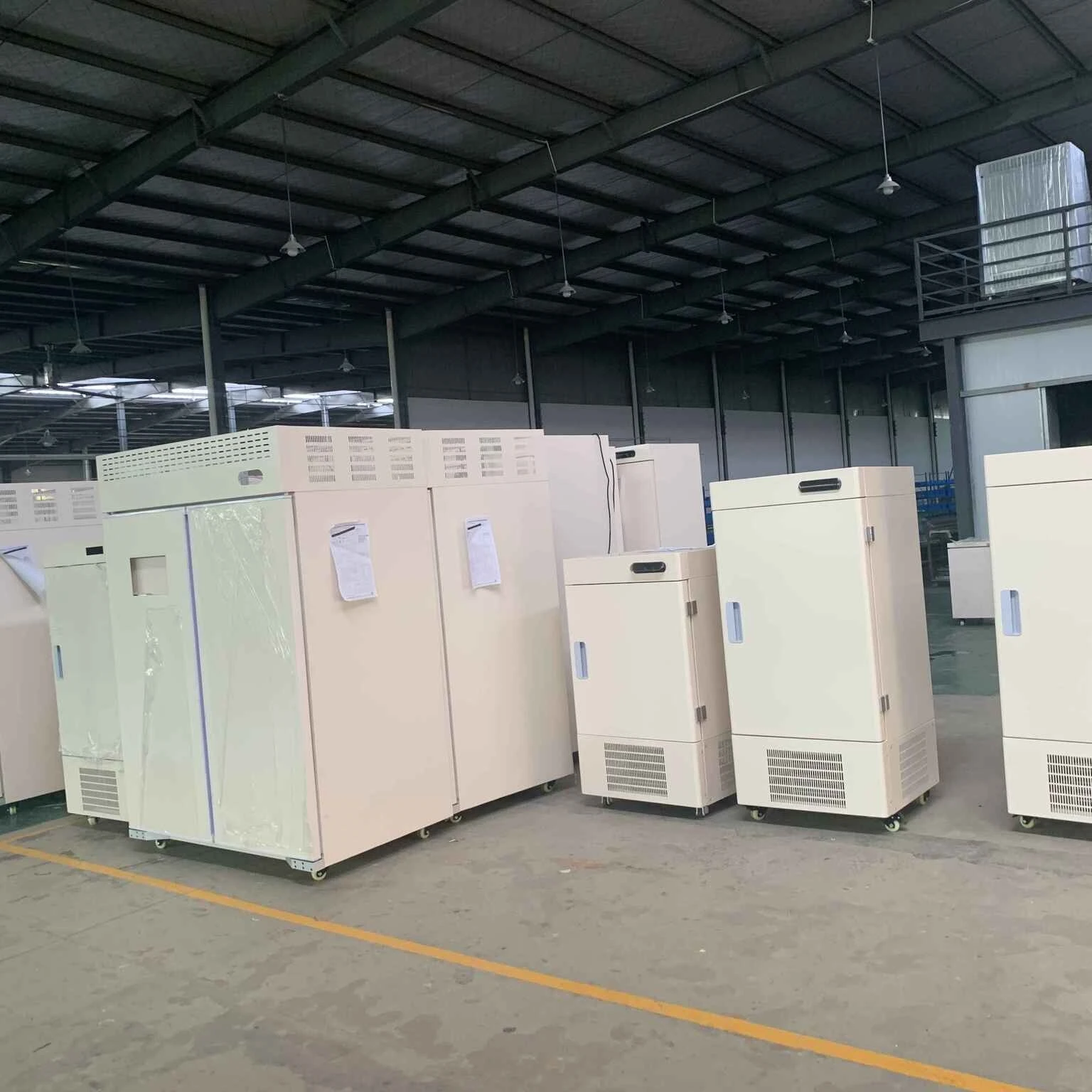 OEM Ult Freezers Factory Tuna Low Temperature Seafood Deep Freezers