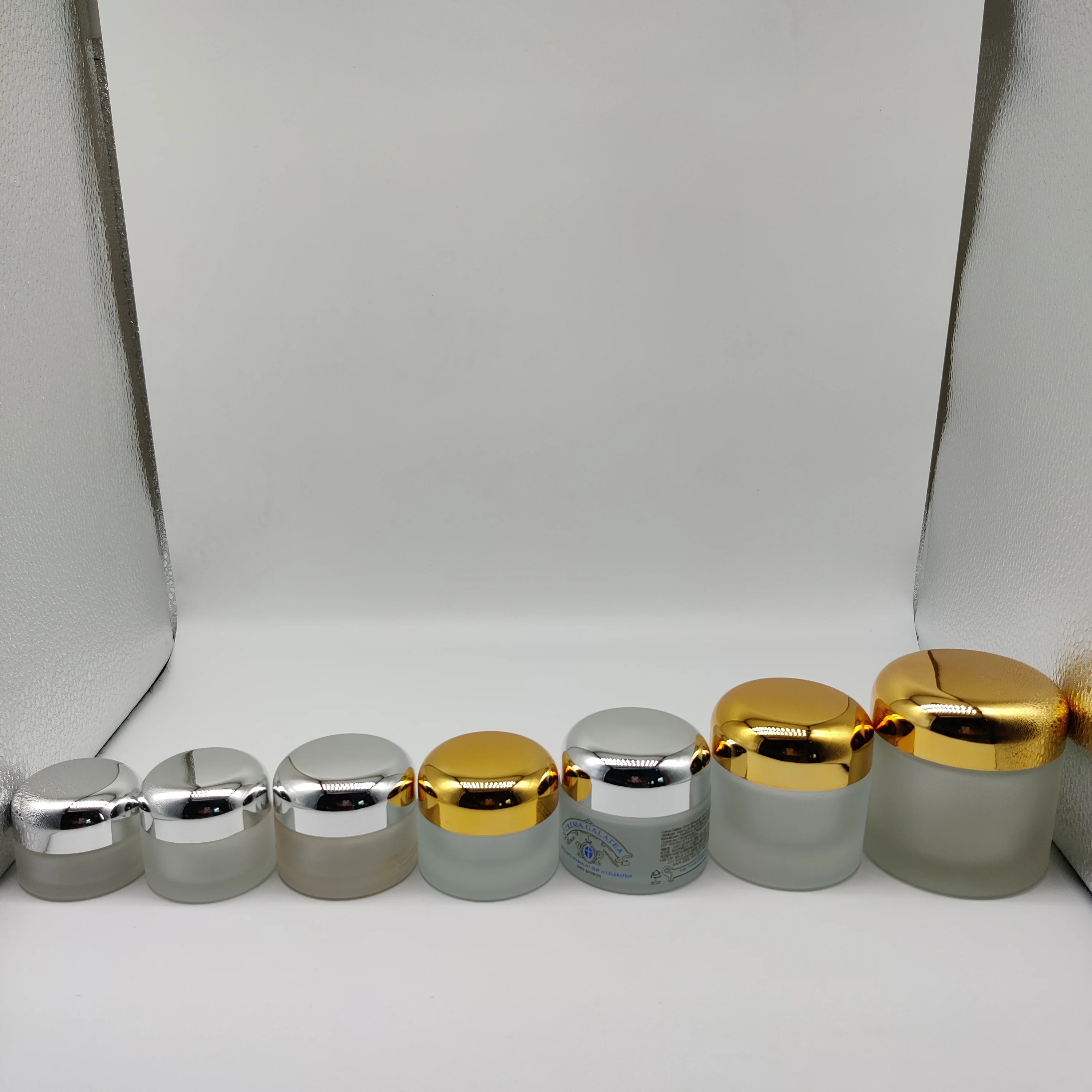 Factory hot sell cosmetic packaging 50ml frosted clear glass jar with bamboo lid