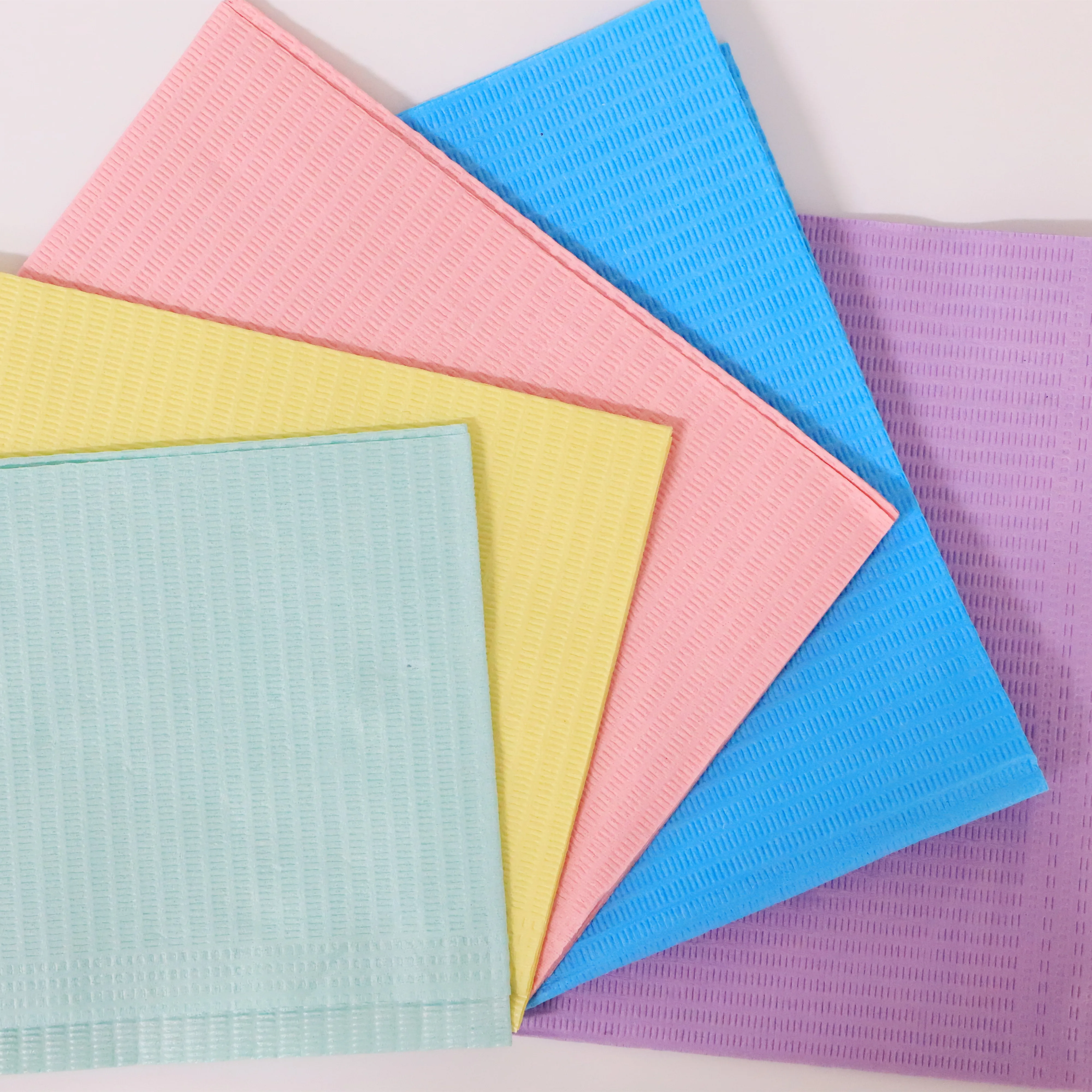 Водонепроницаемые одноразовые стоматологические нагрудники для использования в стоматологии