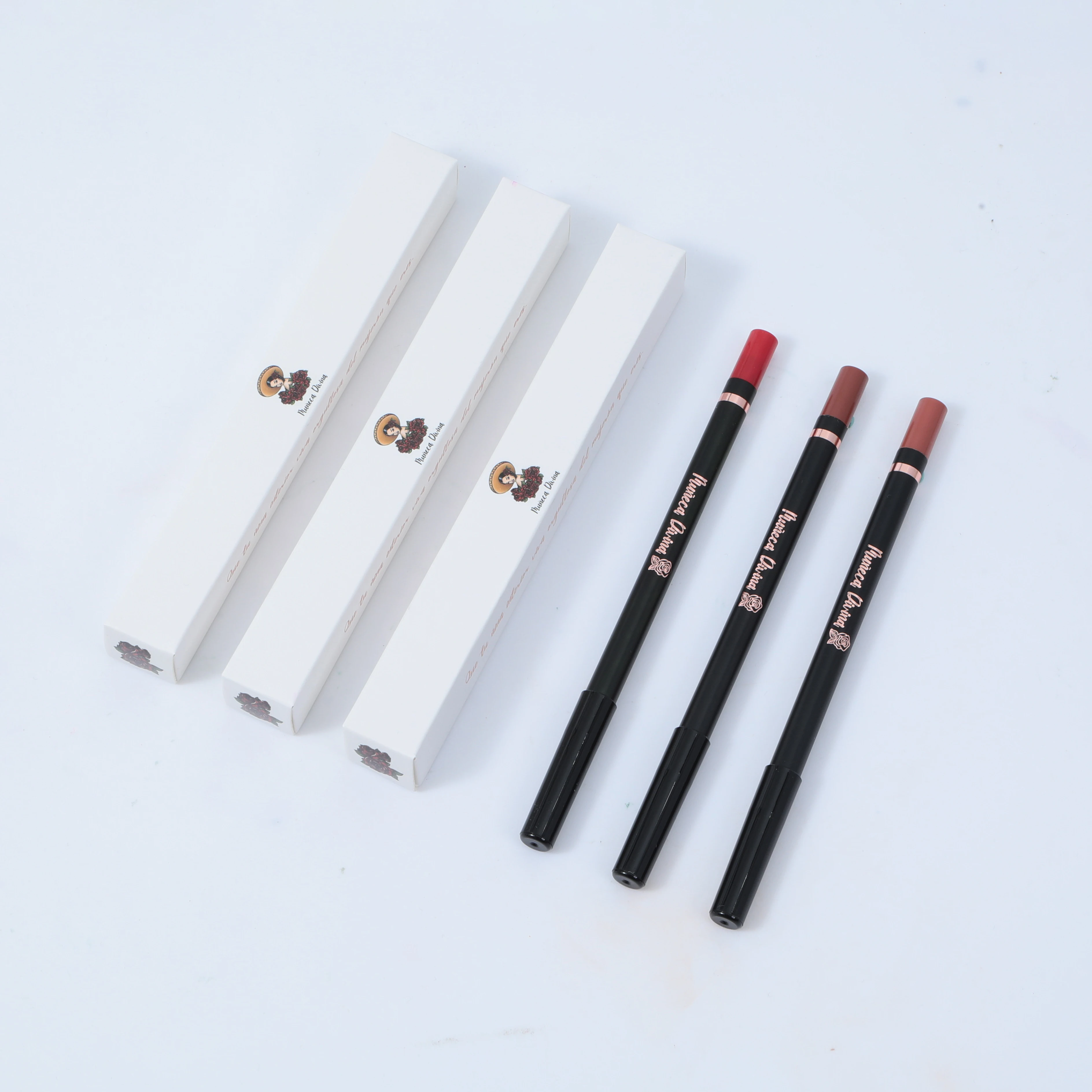 Free Sample Custom Logo Creamy High Pigment  Waterproof Wood  Long Lasting Matte Private Label Velvet Lip Liner Pencil