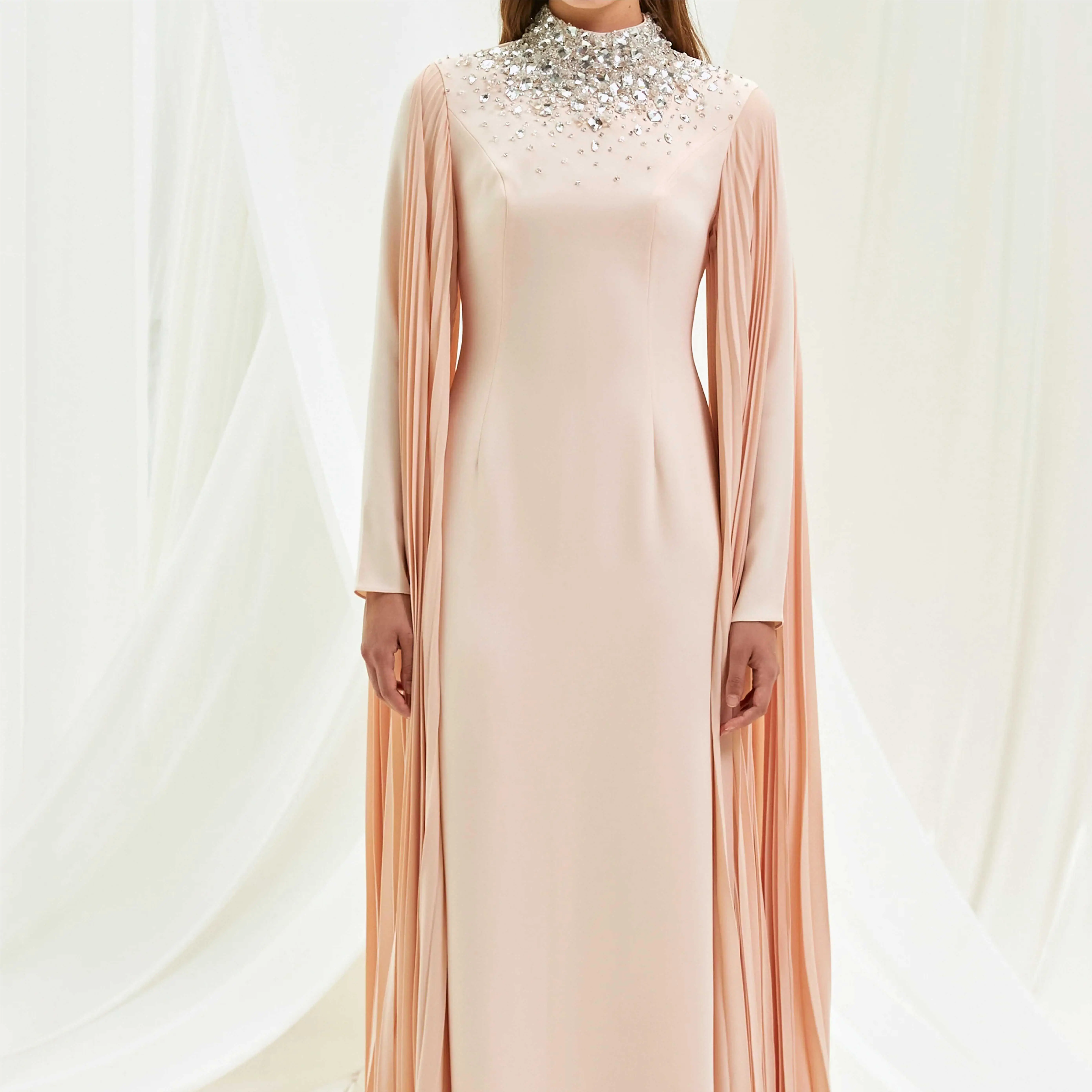 U.Chic 2023 Elegant Modest Hand-Work Women Solid Abaya Dubai Shiny Sequins Design Muslim Clothing