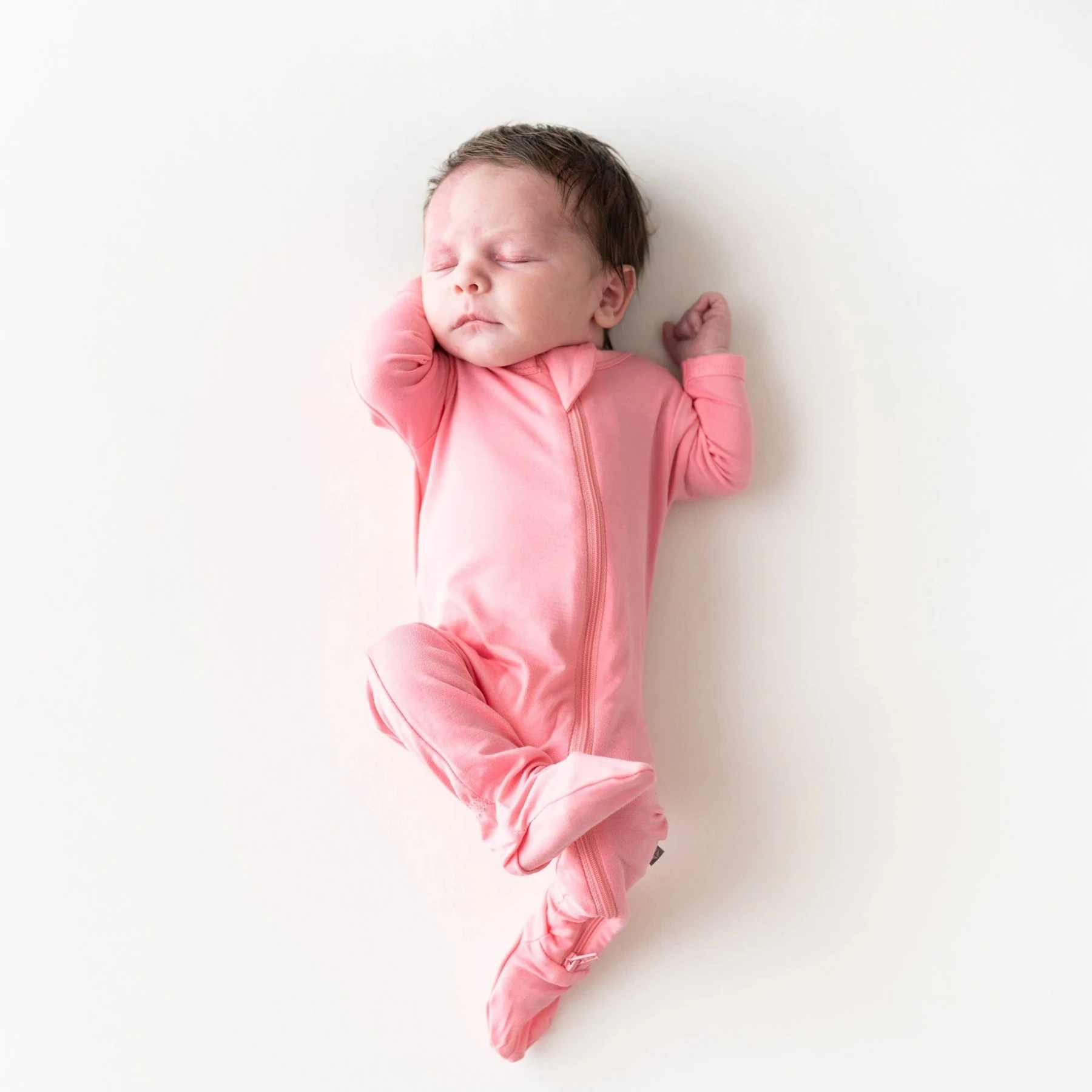 GOTS CE Certified Bamboo Baby Jumpsuit  Customizable Infant Clothes Footie Zipper Pink Baby Rompers