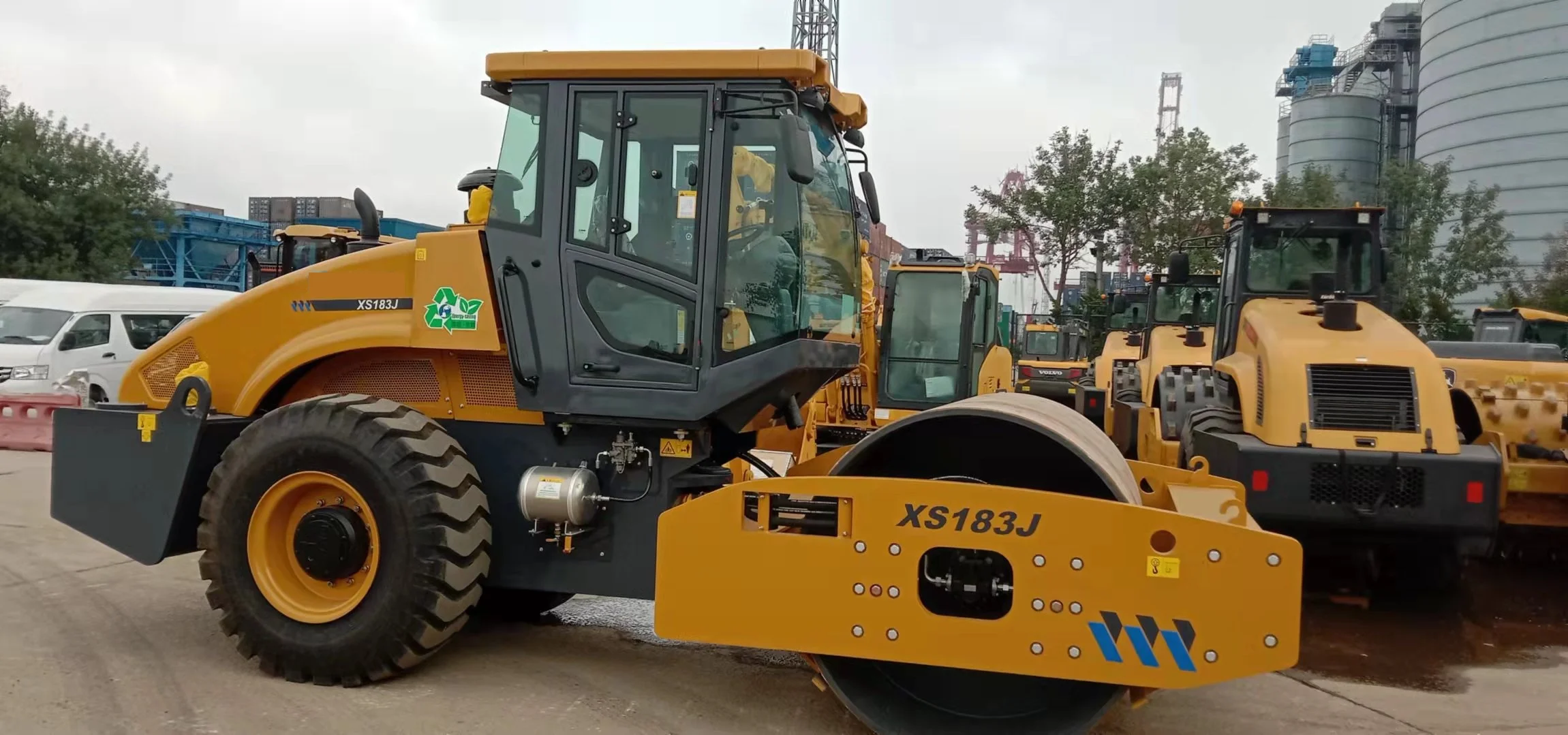 Great Compact Effect Easy Start 18T Road Roller XS183J Construction Machinery With Steel Wheels