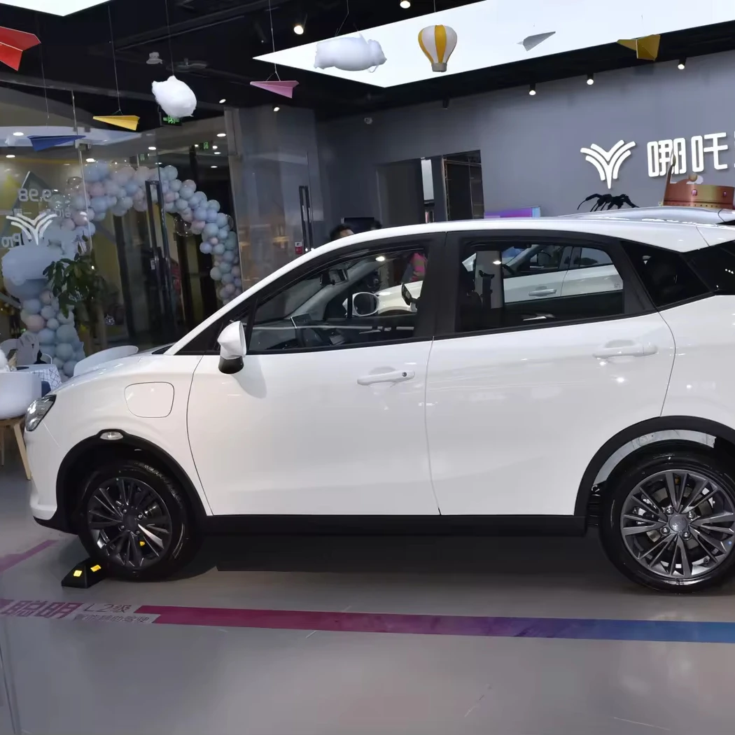 2024 Chinese supplier Neta electric cars used vehicles Factory price 5 door 5 seat SUV Neta V cheap electric cars for adult