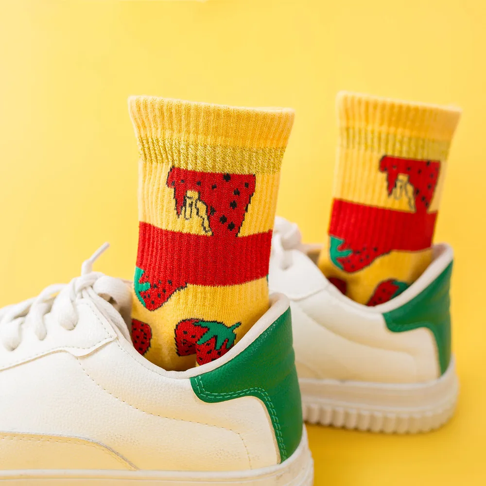 Fashion Womens Socks Cotton Strawberry Jacquard Glitter Crew Socks For Girls Ladies