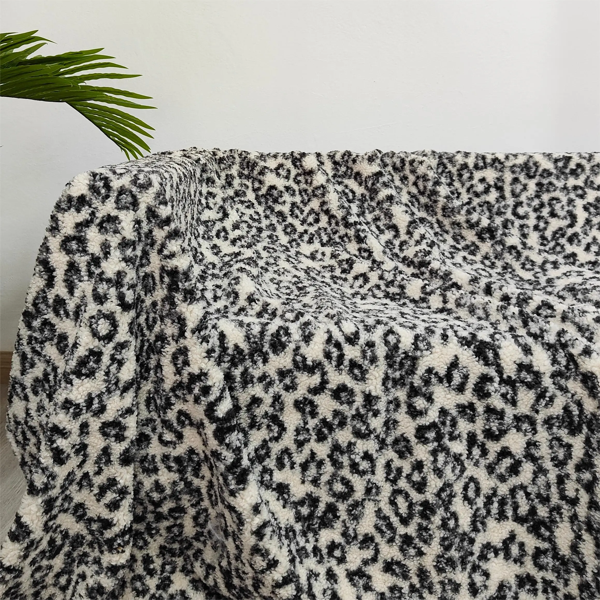Manufacture New Style Design Leopard Printed Sherpa Fur Fabric Custom Curly Fleece Fabric for Garment Home Textile