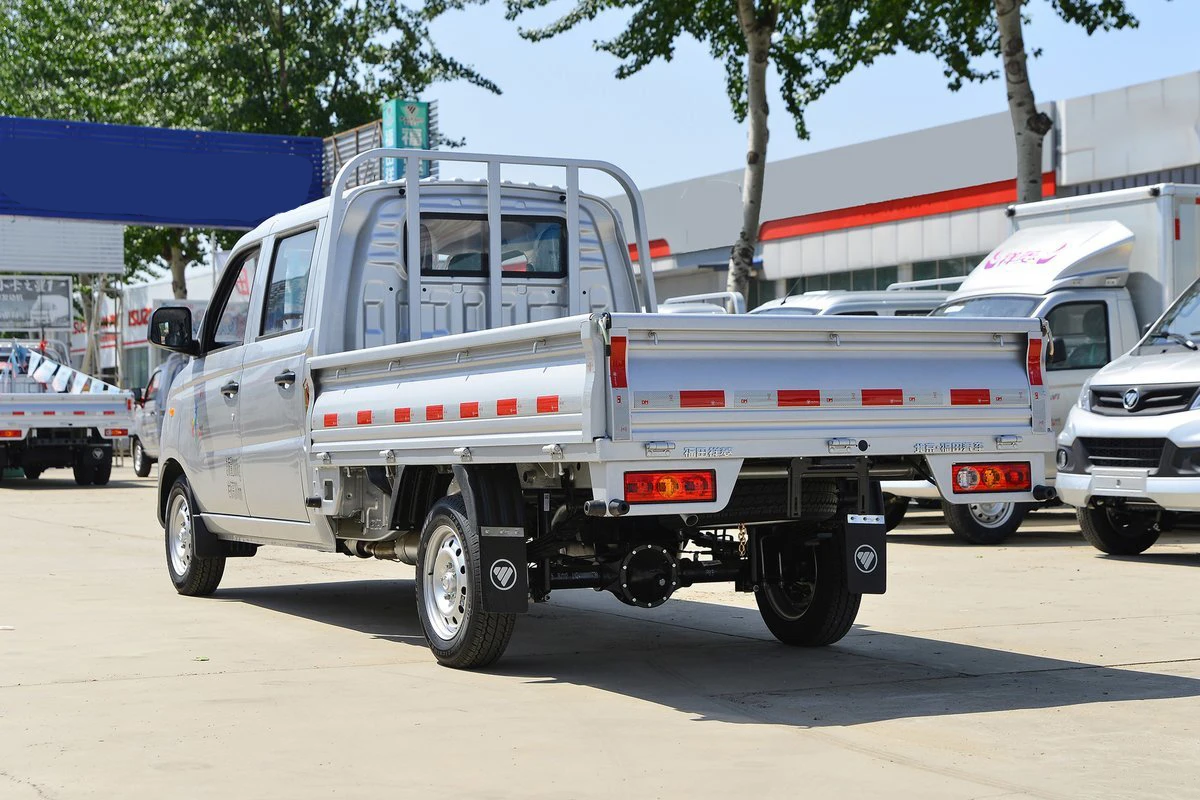 Supplier 4x2 gasoline 67kw 91hp engine 5 speed manual transmission 4 wheels 4 doors 5 seats double cab 2 ton mini cargo truck