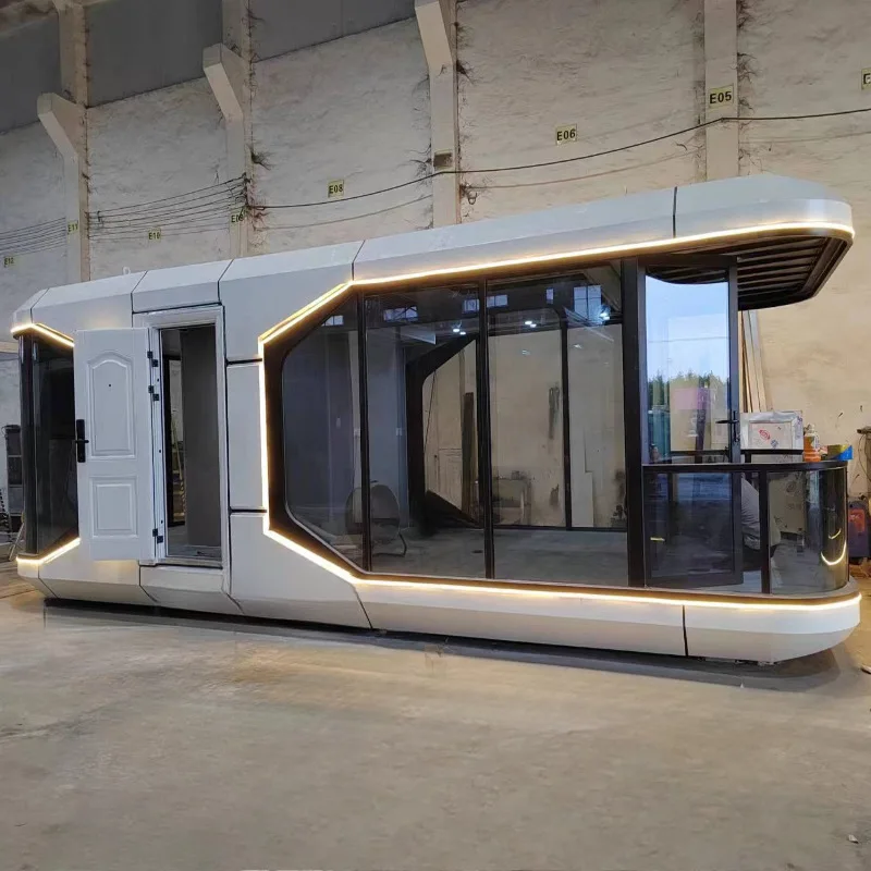 Creative mobile homestay Alien concept spaceship Outdoor integrated house Sunroom Space capsule