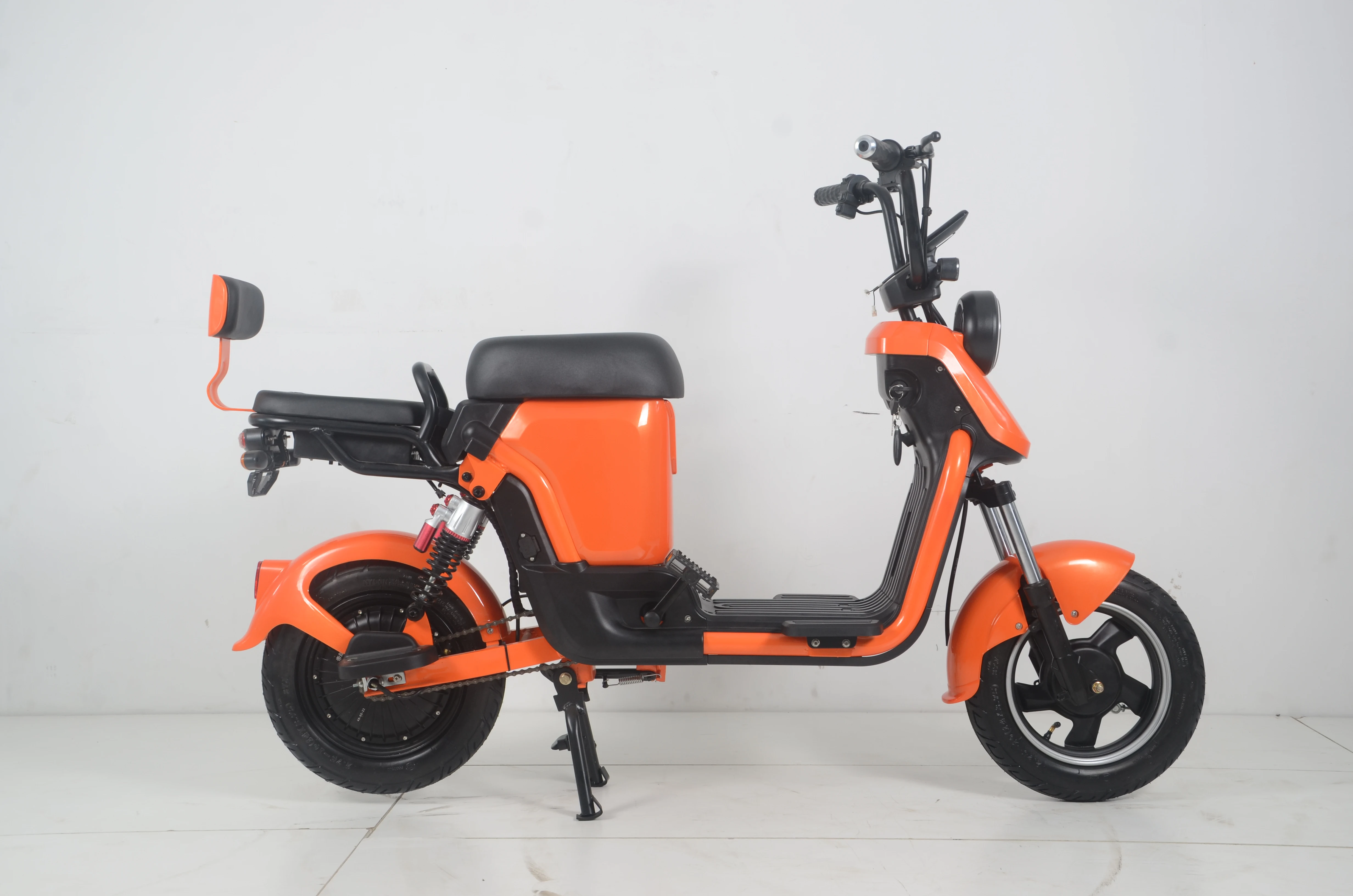 Wholesale price custom Electric Wheelers Two Wheel Folding E-scooter Motorcycles For Sale