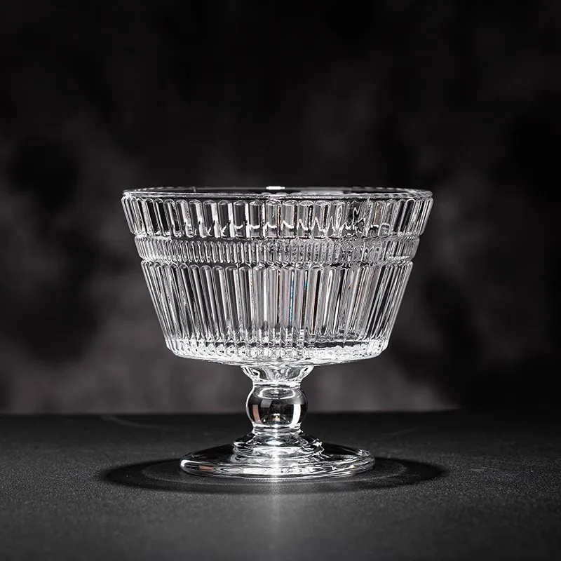 Wholesale embossed high-legged dessert cup yogurt oatmeal bowl retro salad ice cream pudding glass bowl.