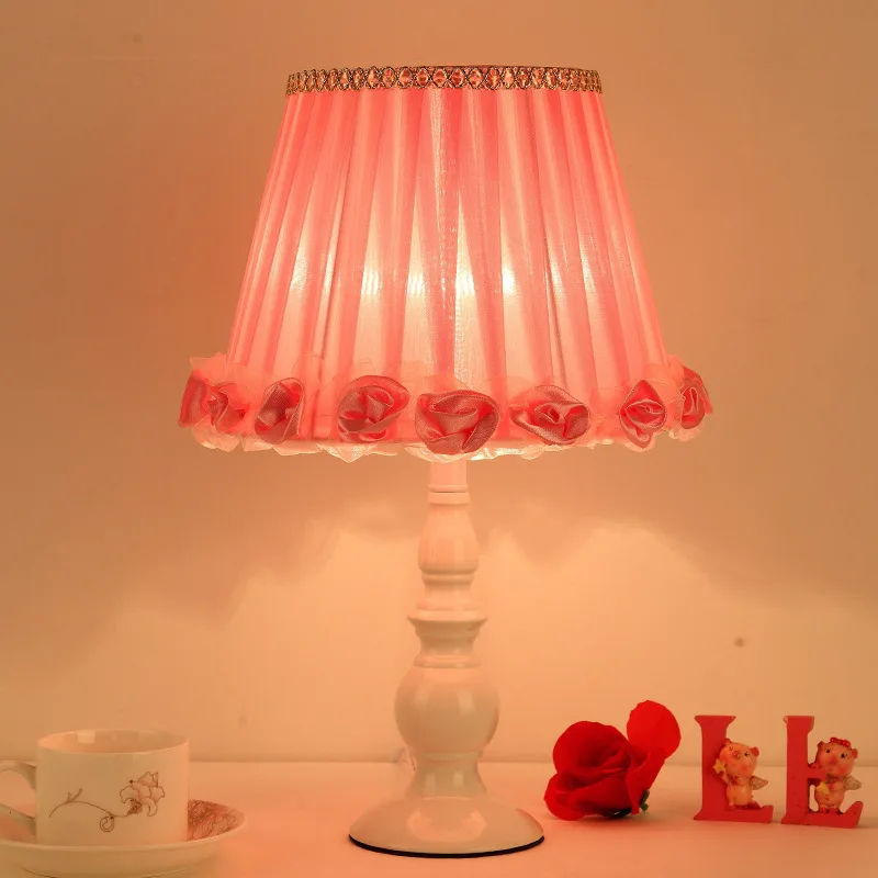 Bedroom bedside lamp European princess lace modern simple Nordic girls home table lamp