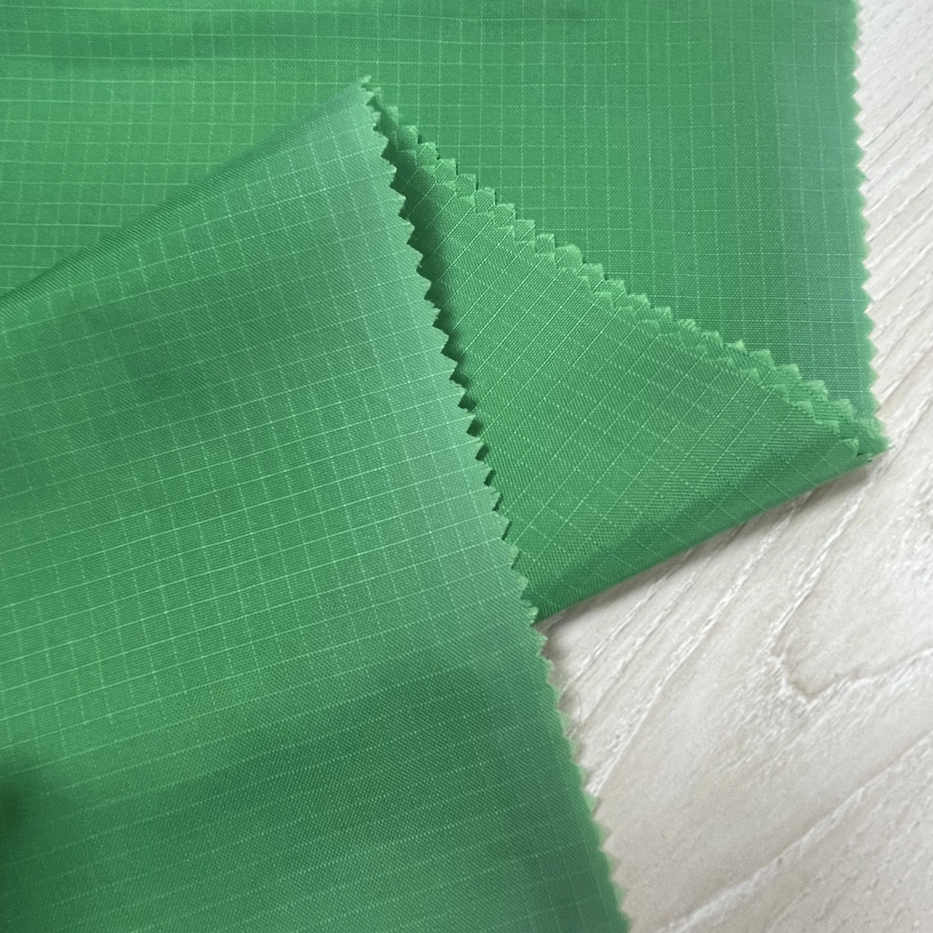 100% nylon 210D ribstop nylon oxford fabric with cire used for tents and suitcases