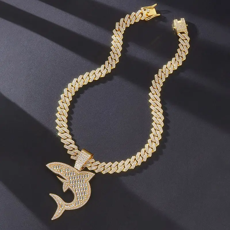 2024 New Hot Sell Iced Out Miami Chain with Alloy and Bling Rhinestone Hip Hop Shark Shape Pendant Necklace