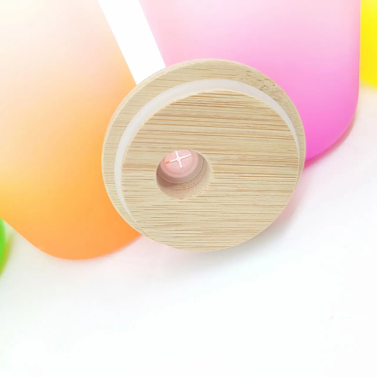 US Warehouse Stock High Quality Transparent ombre 550ml 16oz Can Shaped Containers Bamboo Lid Cola Beer Glass Cup with Straw