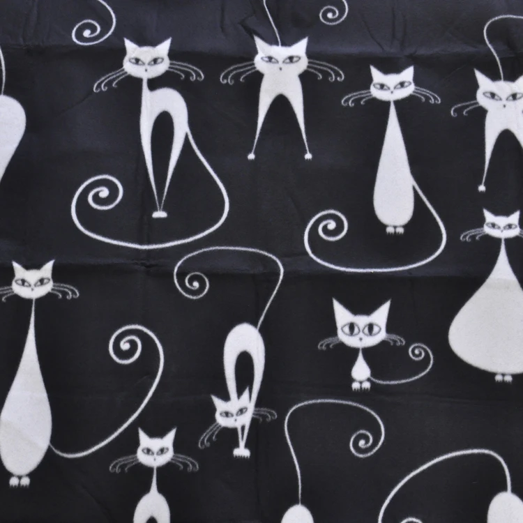 water resistant picnic blanket and easy fold up picnic rug