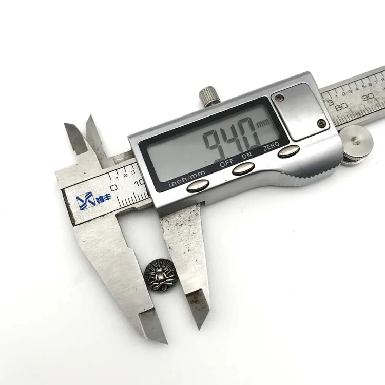 Новинка, Лидер продаж, прочные джинсовые изделия по низкой цене, однотонные заклепки для одежды