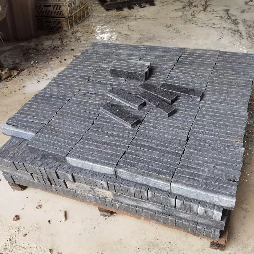 Modern Design Outdoor Patio Driveway Park Paving Stone in Black Grey Limestone Loose Paver Cobblestones Brick Tumble