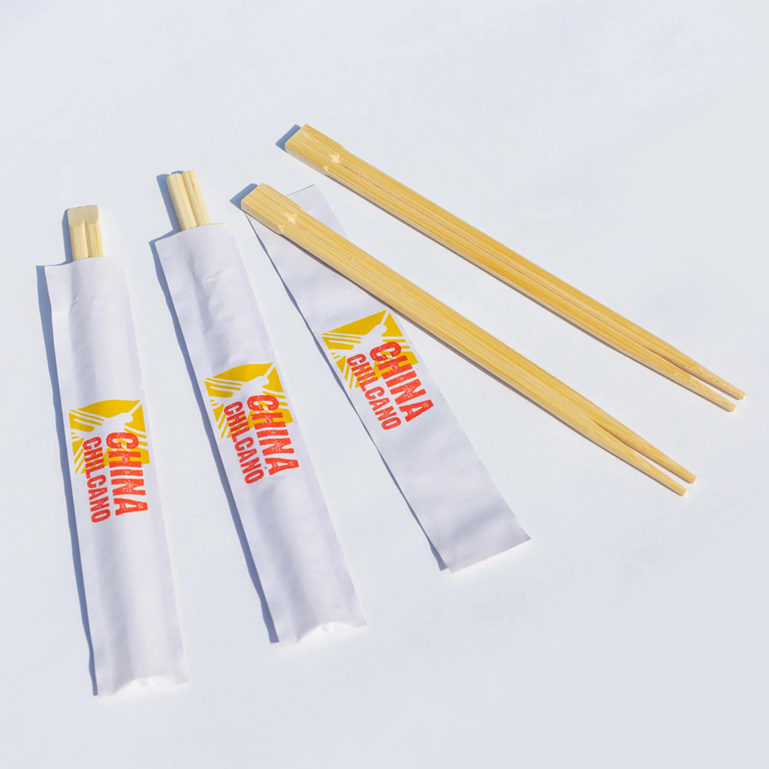 Оптовая продажа, одноразовые бамбуковые двойные палочки для еды с принтом на заказ