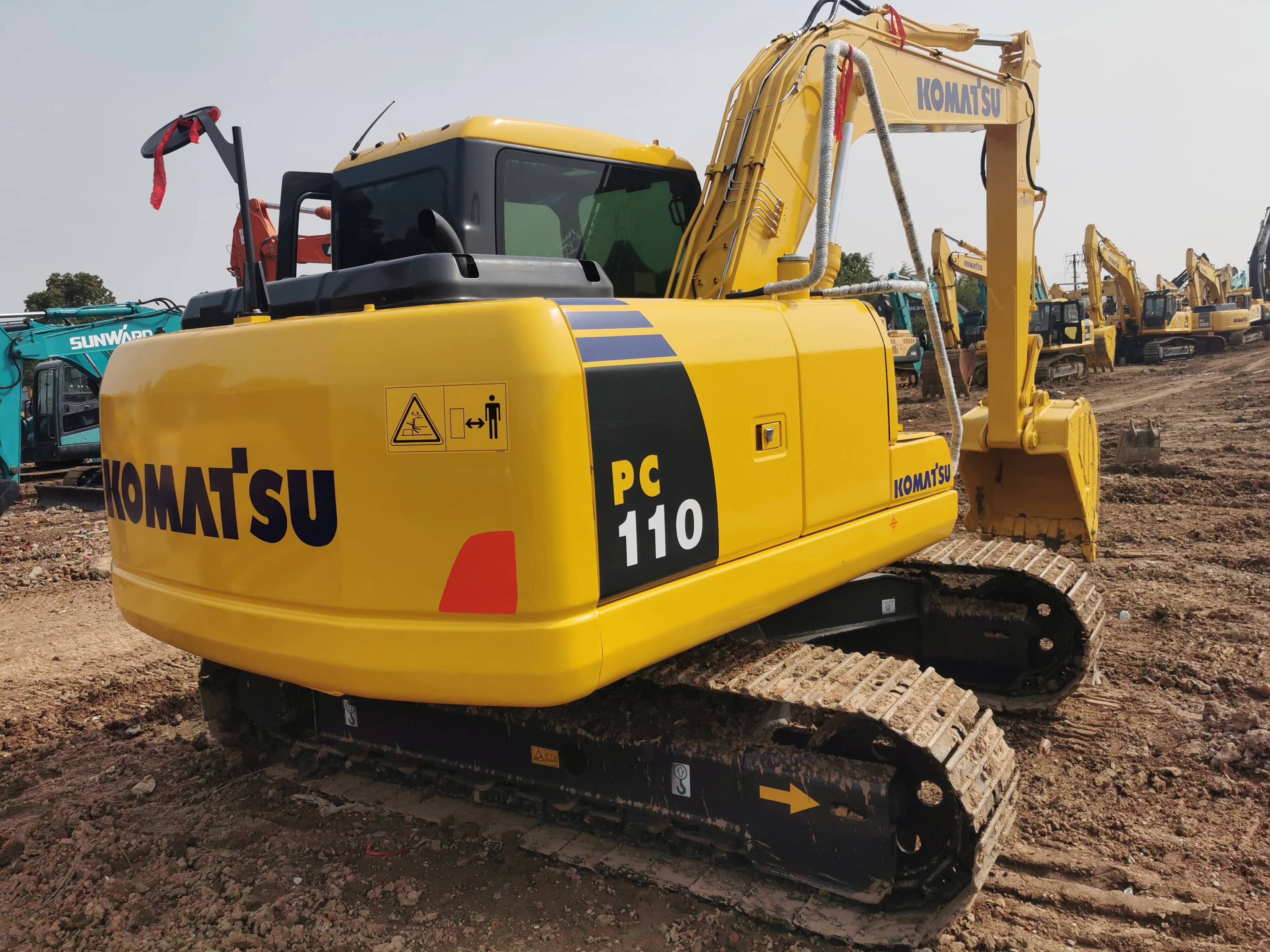 Низкая цена оригинальный японский Подержанный komatsu110-7 11-тонный гусеничный экскаватор