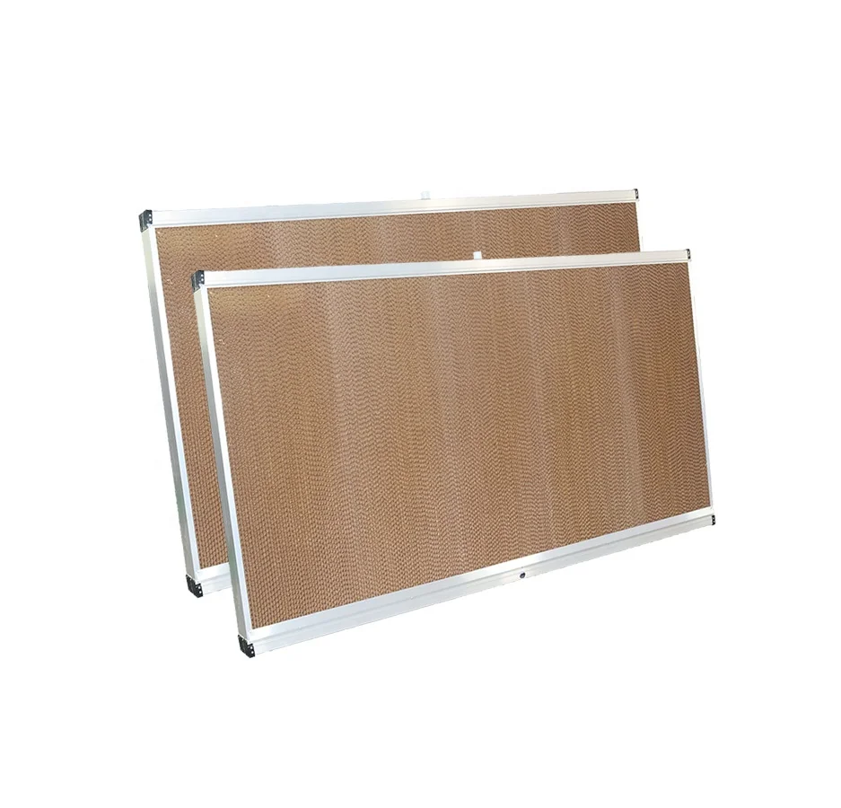 Brown-green mixed cooling pads and honeycomb cellulose cooling pads are used in chicken houses