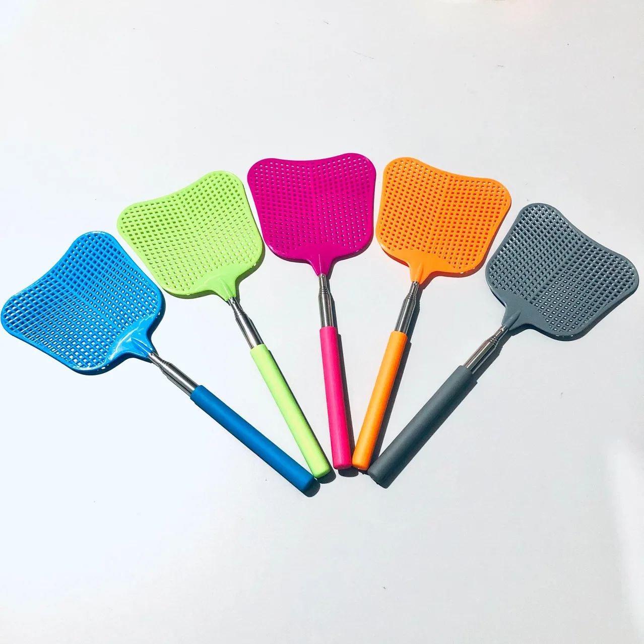 74cm Retractable Manual Plastic Fly Swatter Telescopic Fly Swatters with Long Stainless Steel Pole