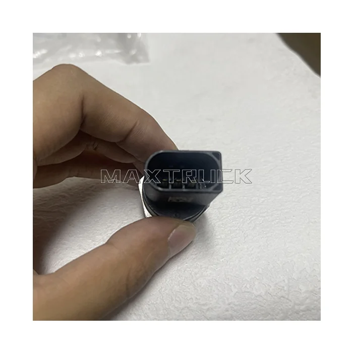 MAXTRUCK High Quality Truck Parts 0281002942 0051535828 0071530228 A0051535828 A0071530228 Pressure sensor for Mercedes