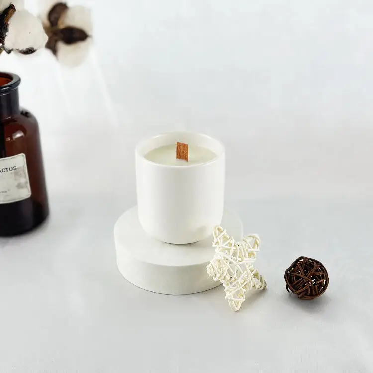 Wholesale Custom Decoration Ceramic Jar Round Ceramic Wood Wick Soy Wax Scented Candles