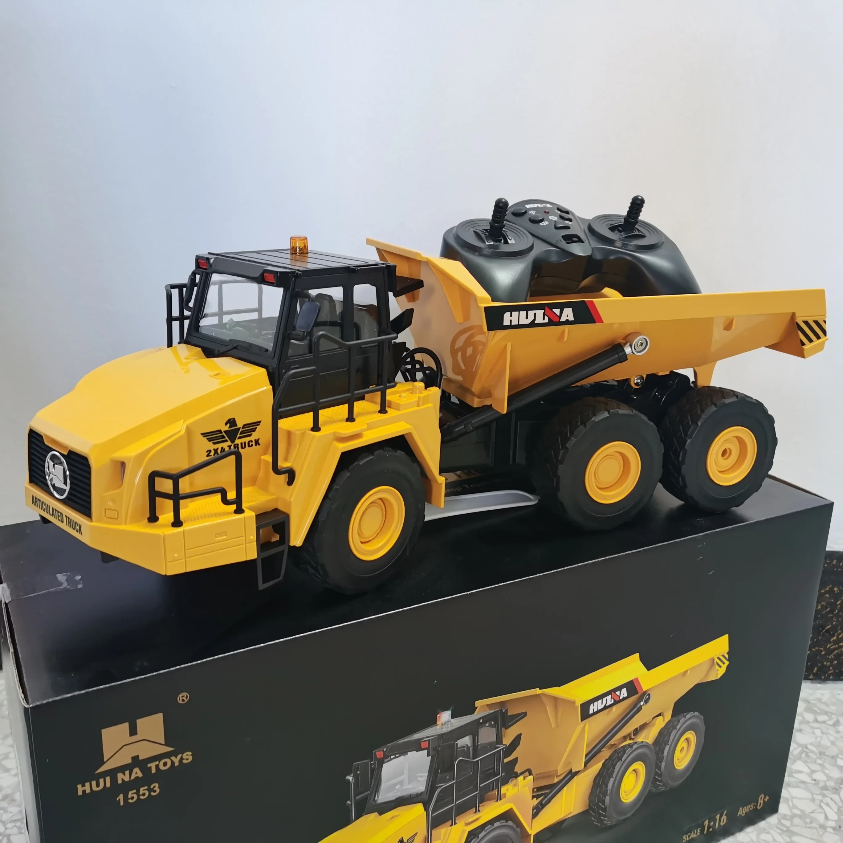 New Huina 1553 1/16 Rc Truck 11CH  Remote Control Cars Trucks Electric Engineering Vehicle Construction Model  Remote Dump Truck