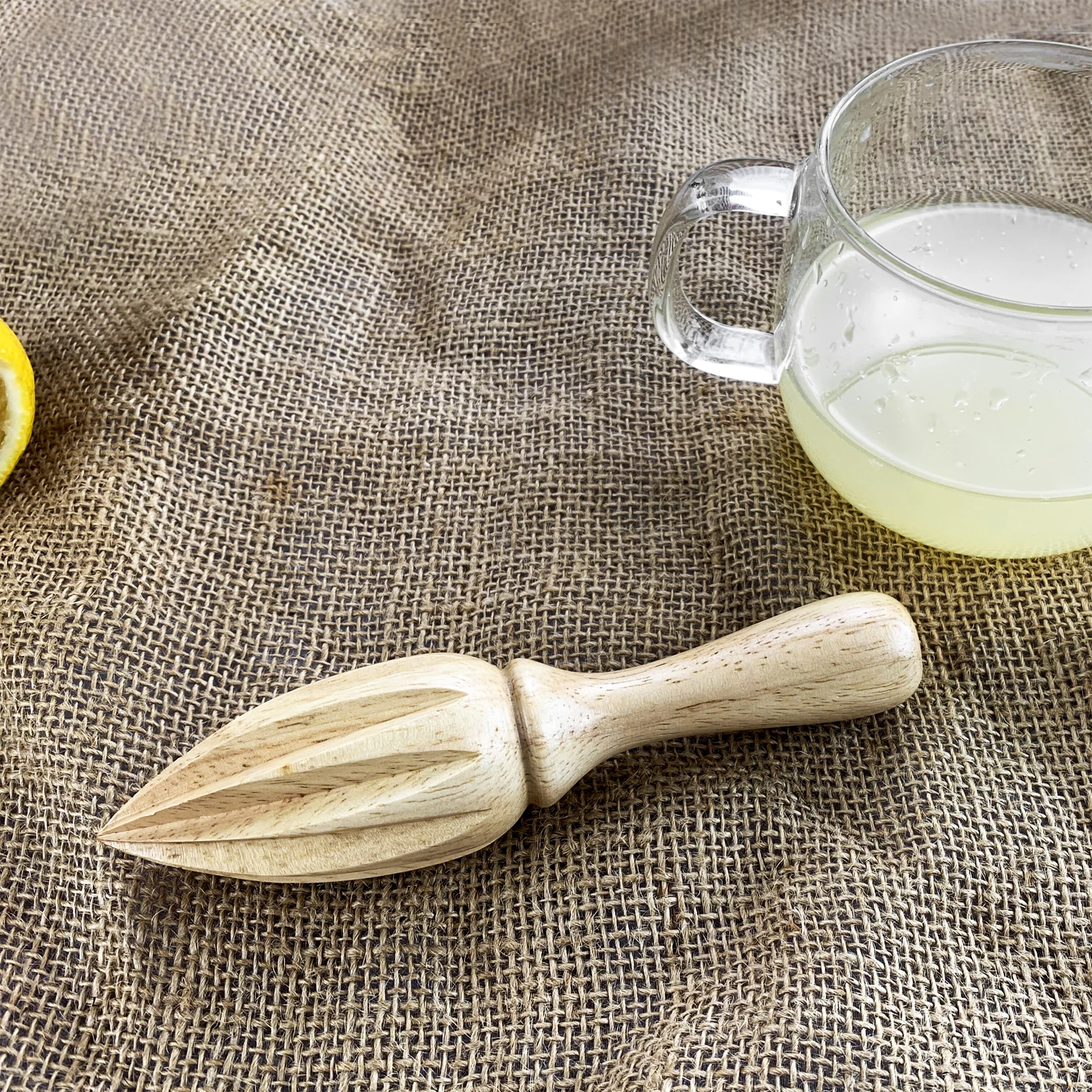 Ручная соковыжималка для цитрусовых лимонов и апельсинов 6 дюймов лимона вращающаяся без лака кухни выпечки