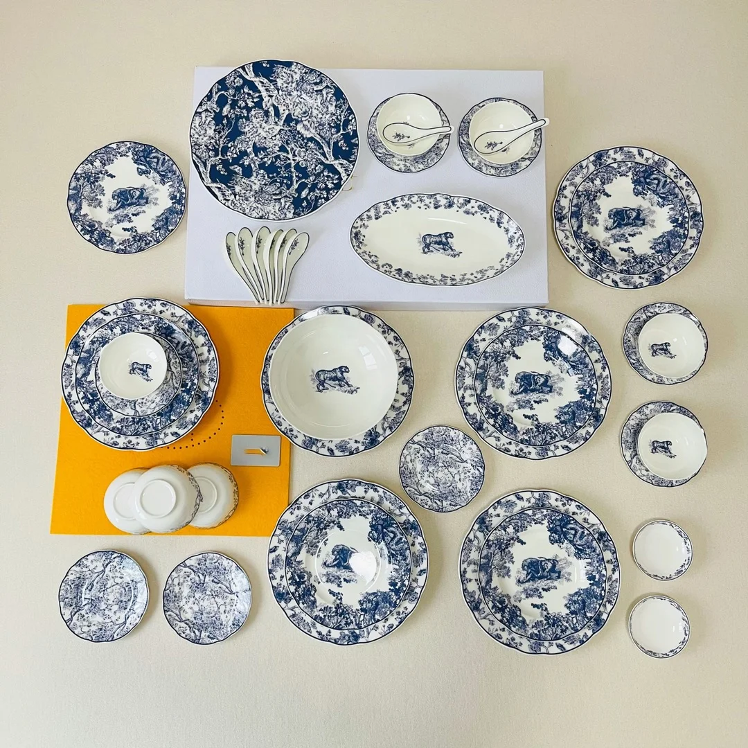 European style 41pcs luxury bone china dinner set porcelain dessert plate